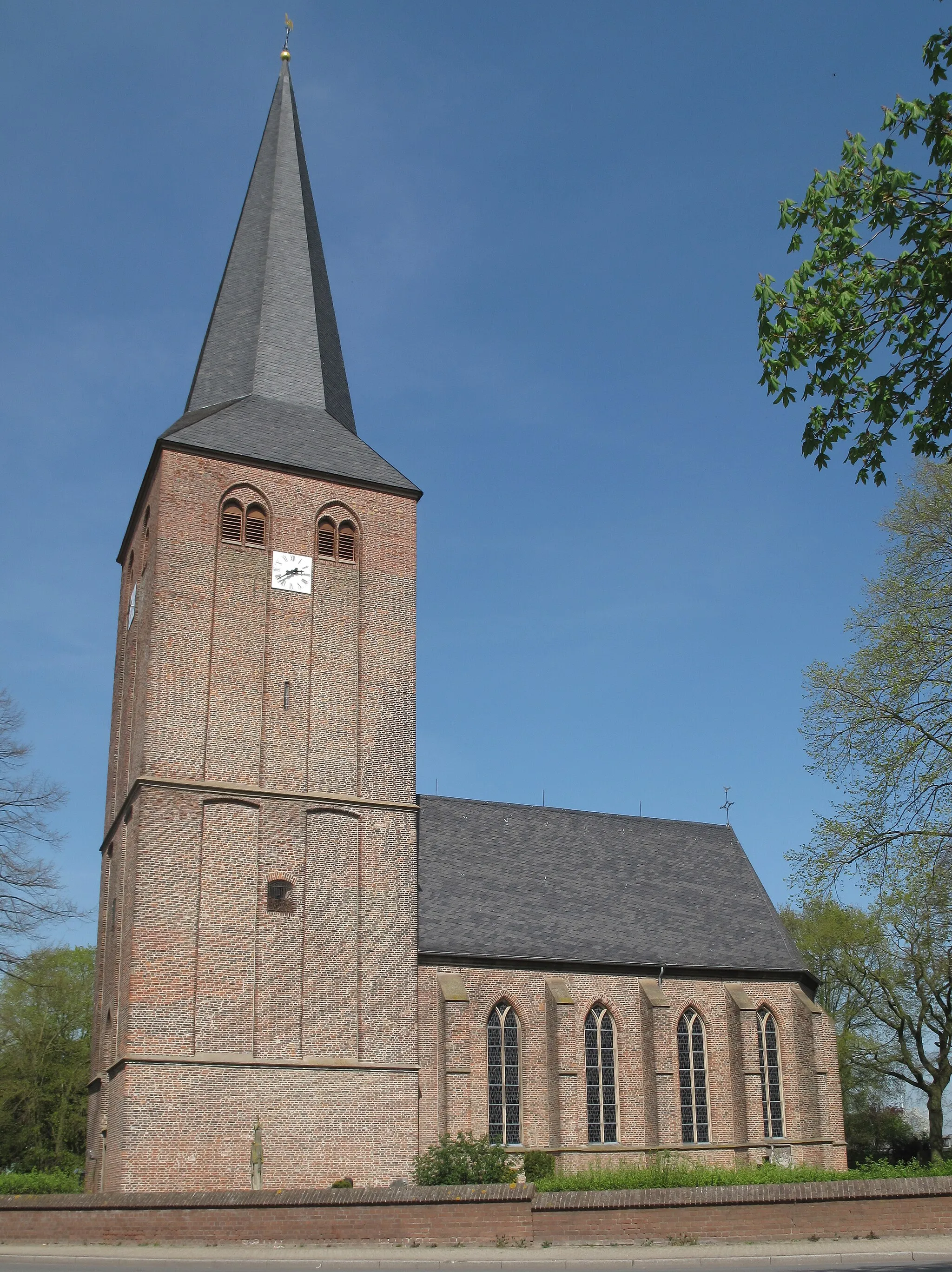Photo showing: Haffen, church