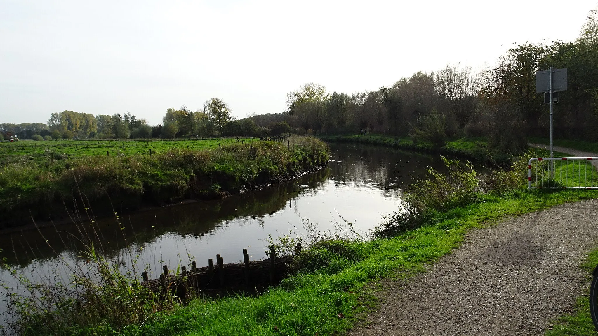 Photo showing: Wasser.Blick 02 - Ruine Wachtendonk 02