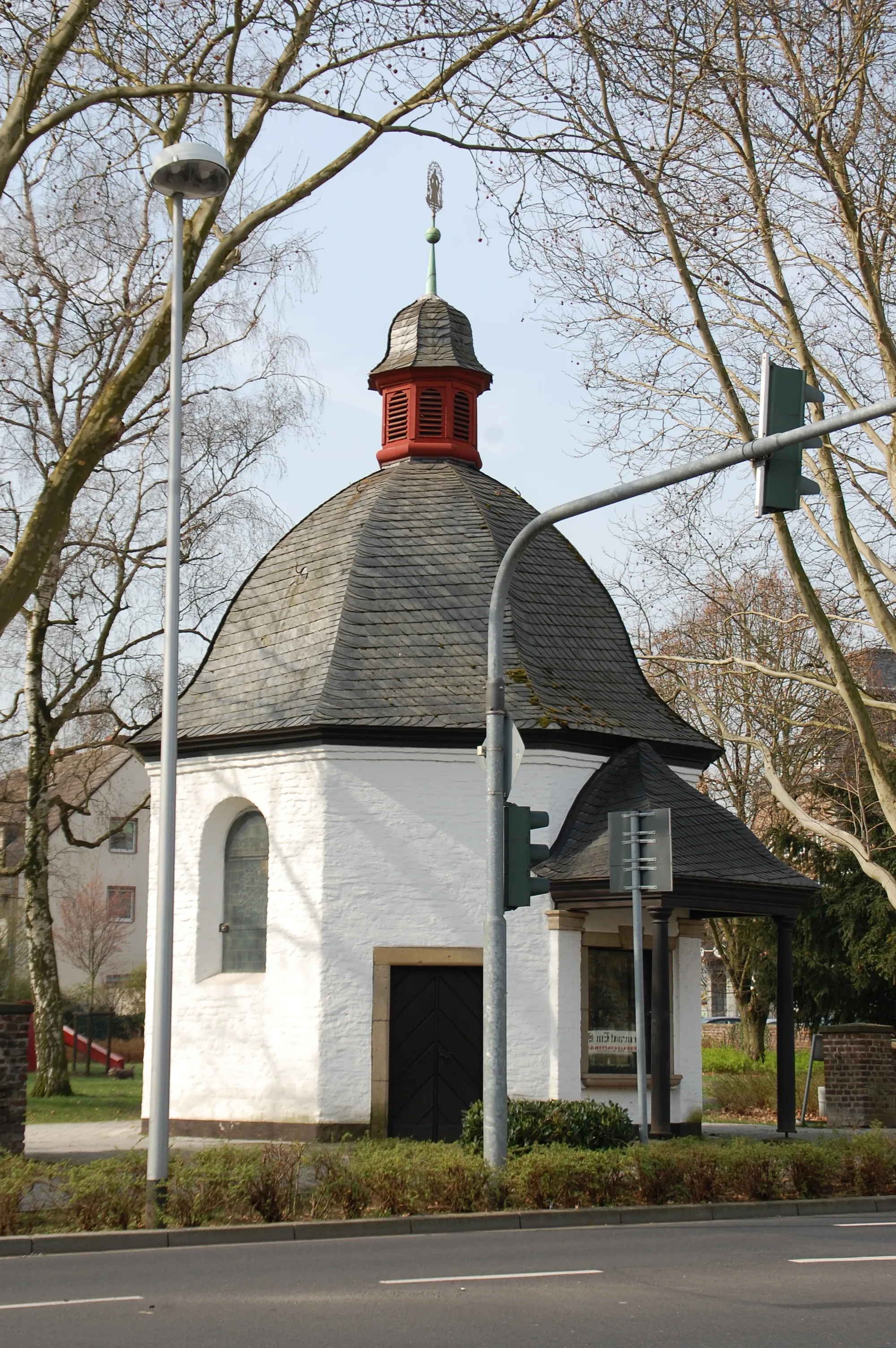 Photo showing: Barbarakapelle Venloer Straße in Pulheim, Germany; Denkmal