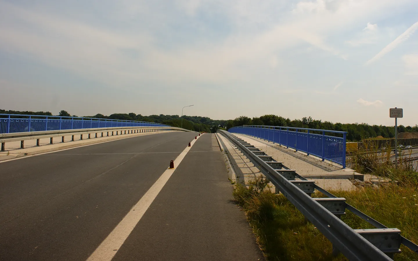 Photo showing: Neue Autobahnbrücke (A 57, Holzbüttgen)