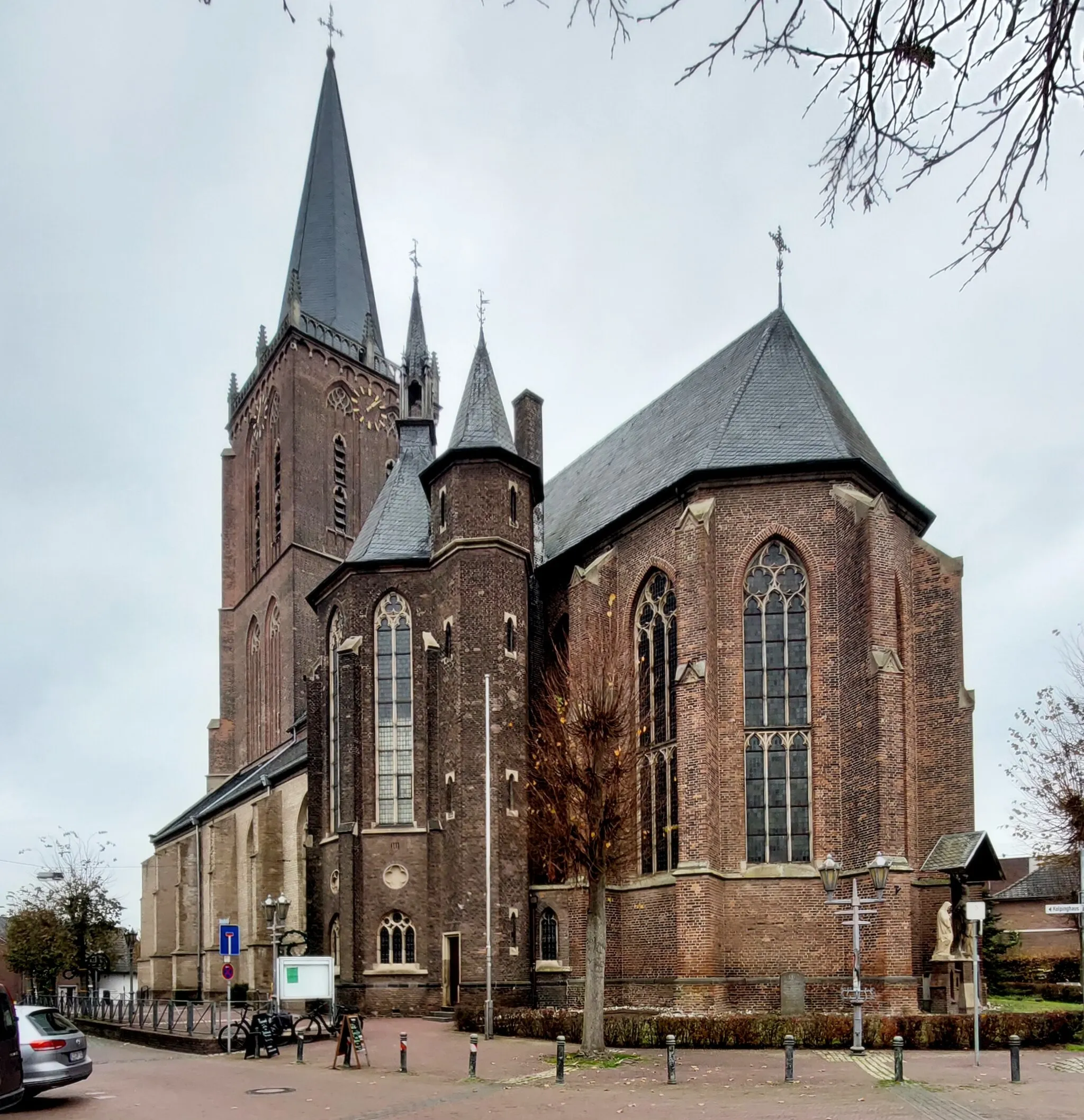 Photo showing: De Sint-Martinustsjerke fan Elten, Dútslân, is in letgoatyske tsjerke út de twadde helte fan de 15e iuw.