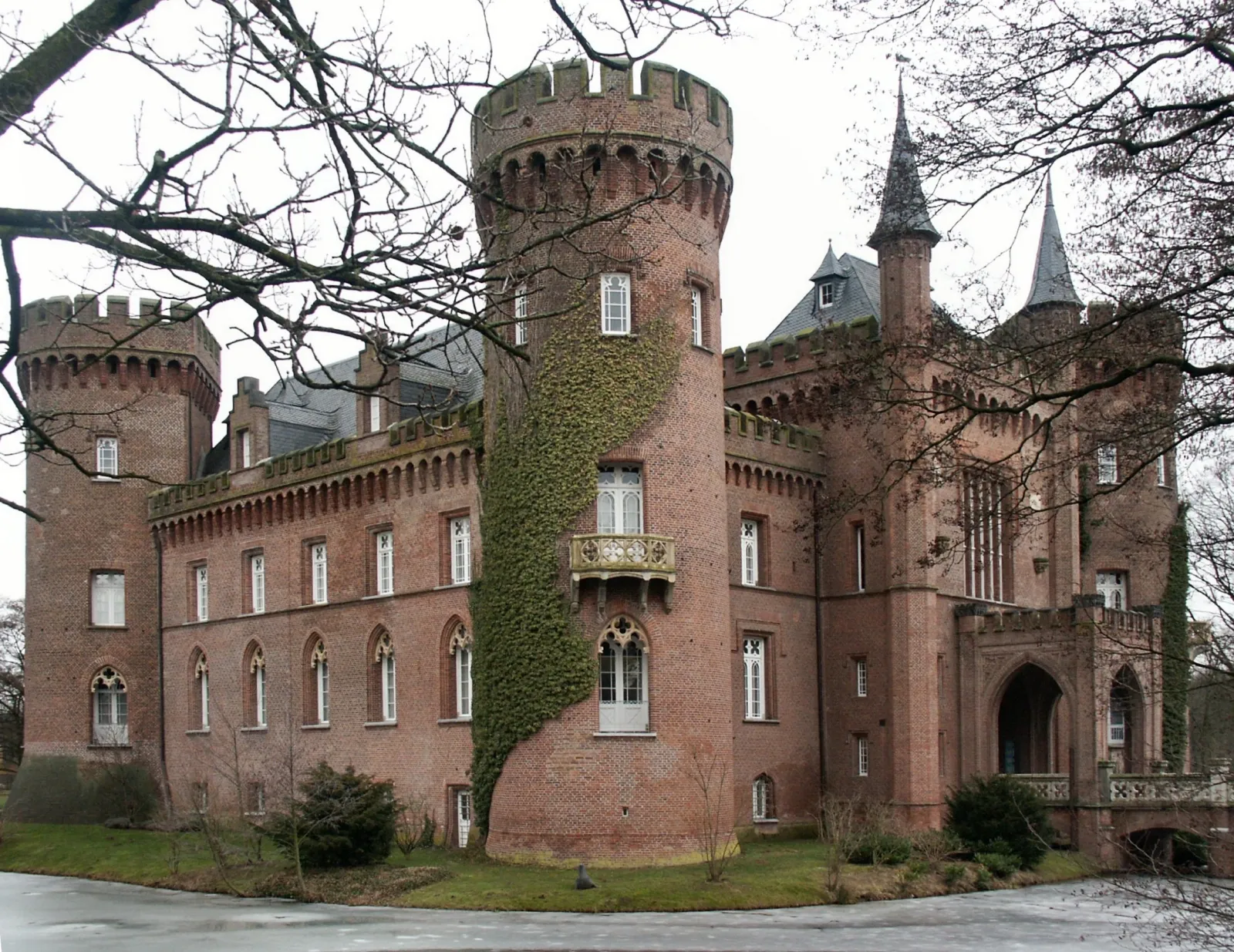 Photo showing: Castle Moyland (nearby Bedburg-Hau, Germany), view from south
