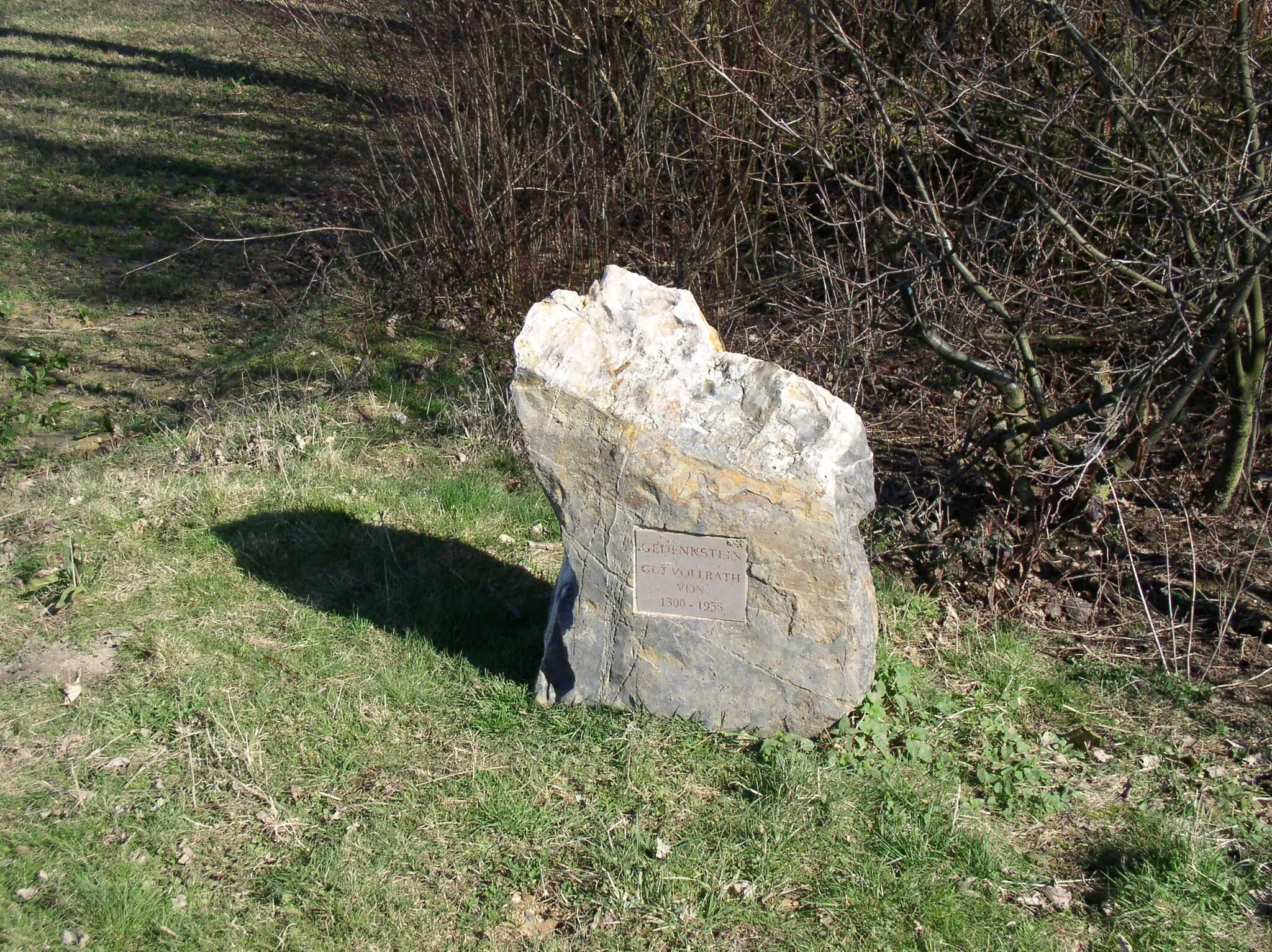 Photo showing: Gedenkstein Gut Vollrath