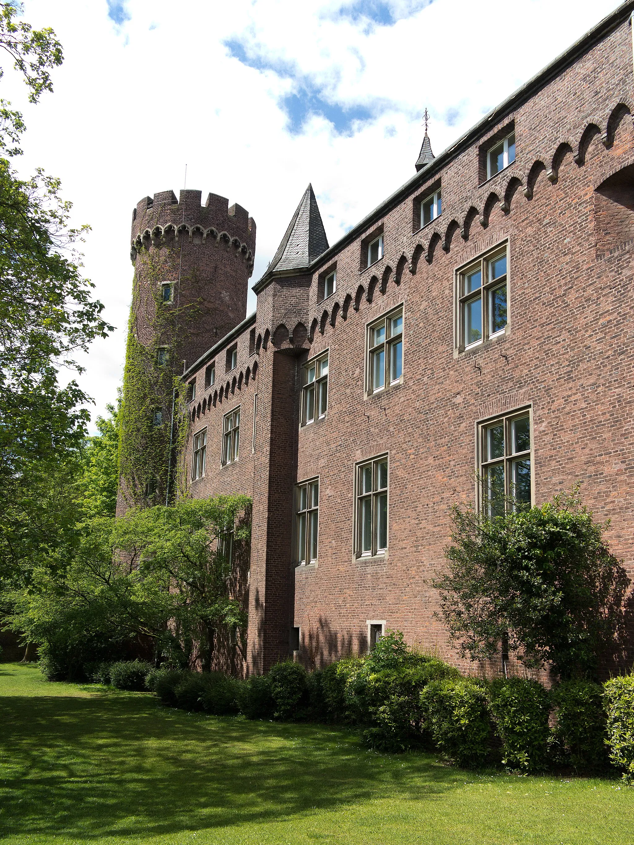 Photo showing: Burg Kempen: Blick in den Graben