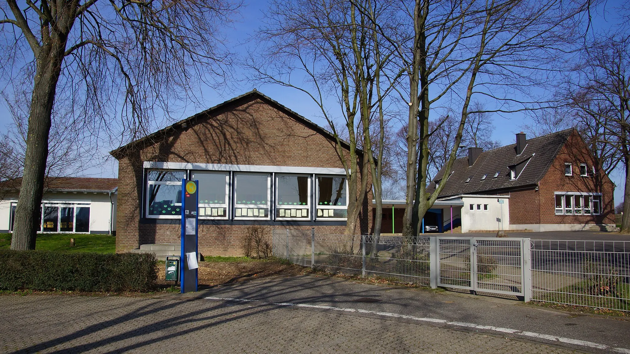 Photo showing: Odilia-Weidenfeld-Grundschule in Rheidt-Hüchelhoven