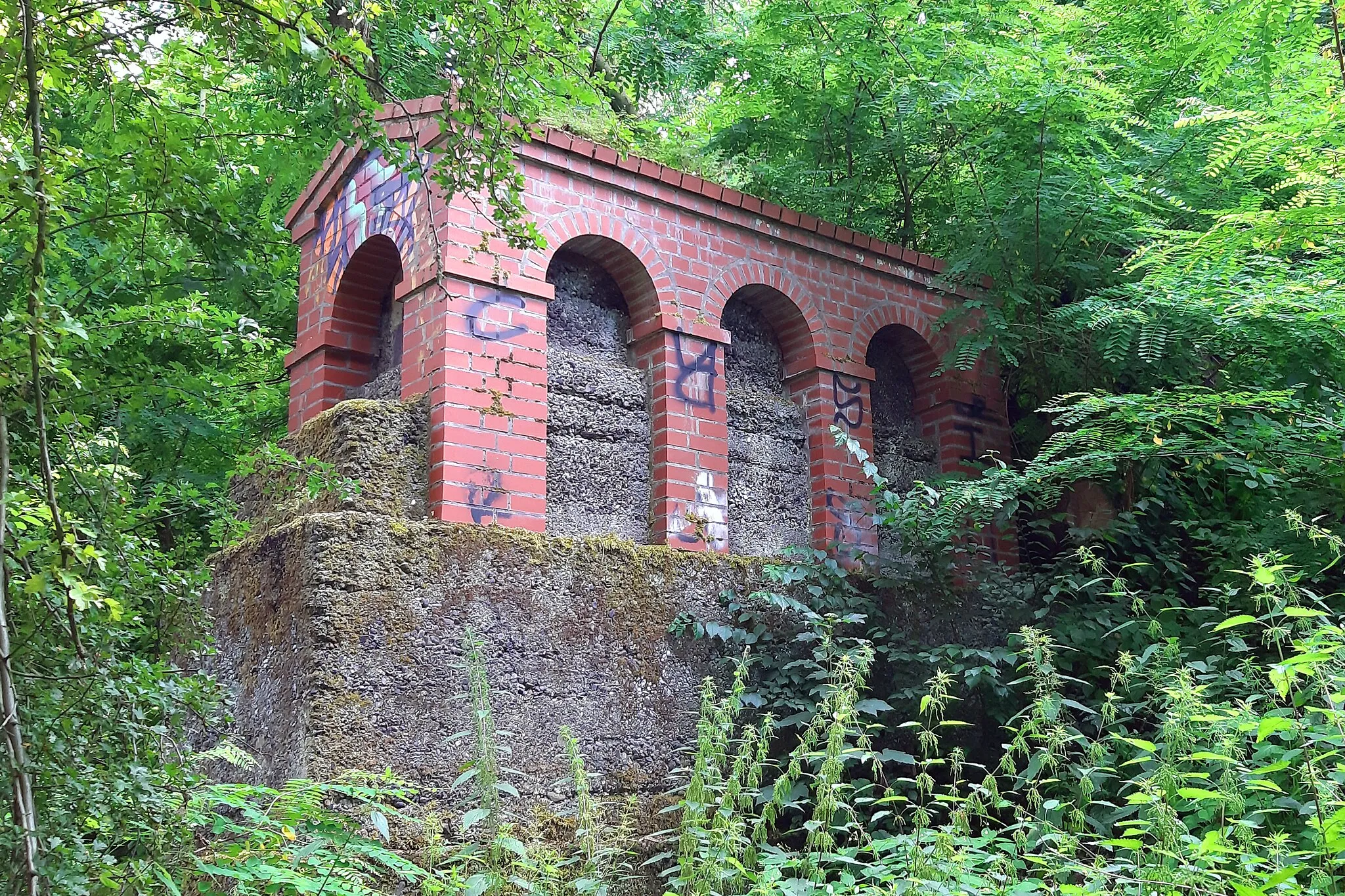 Photo showing: Kunstwerk Industrietempel von Hannes Forster (1994) auf der Knappenhalde in Oberhausen (NRW)