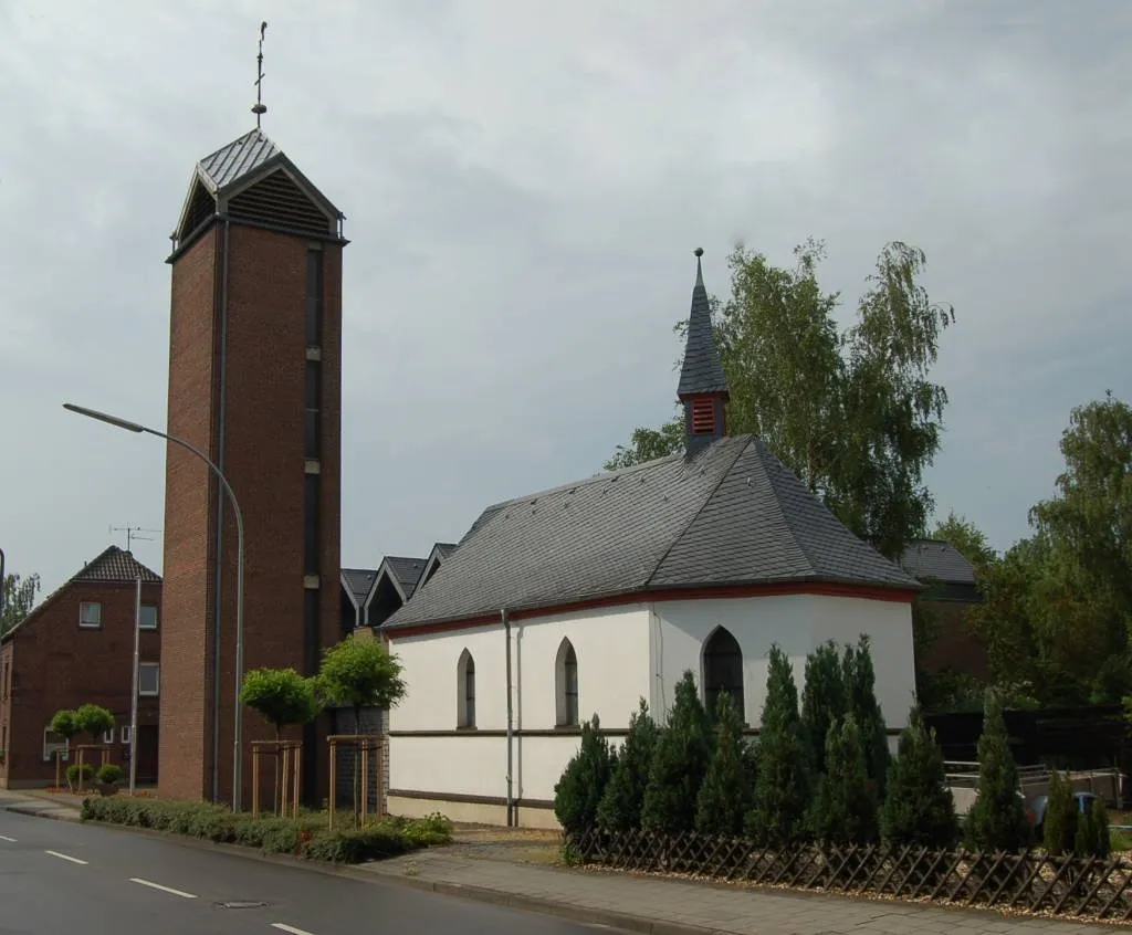 Photo showing: Die St. Nikolauskirche in Grevenbroich-Barrenstein, Deutschland.