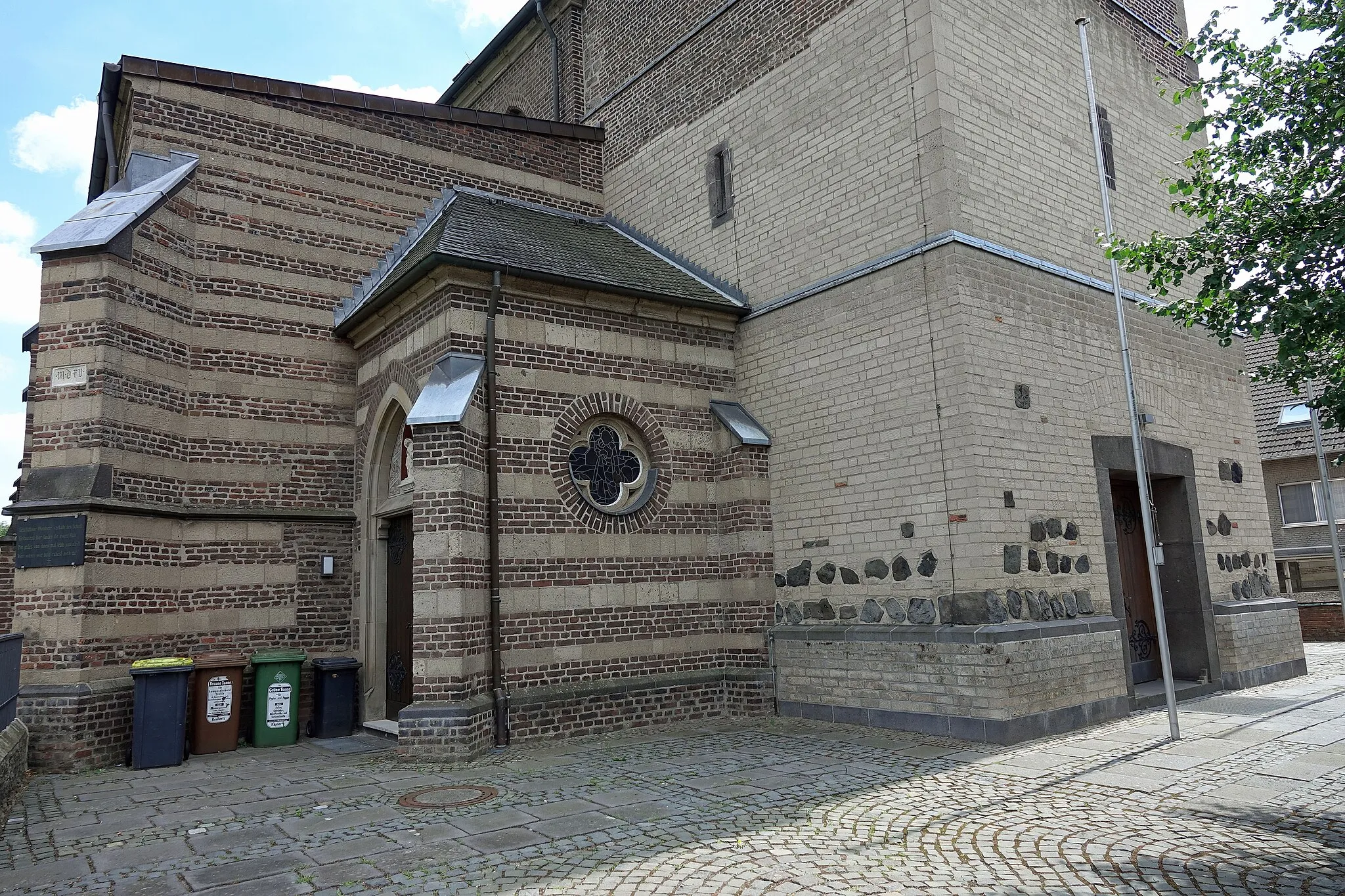 Photo showing: St. Martinus (Nettesheim): Teil des Gebäudes