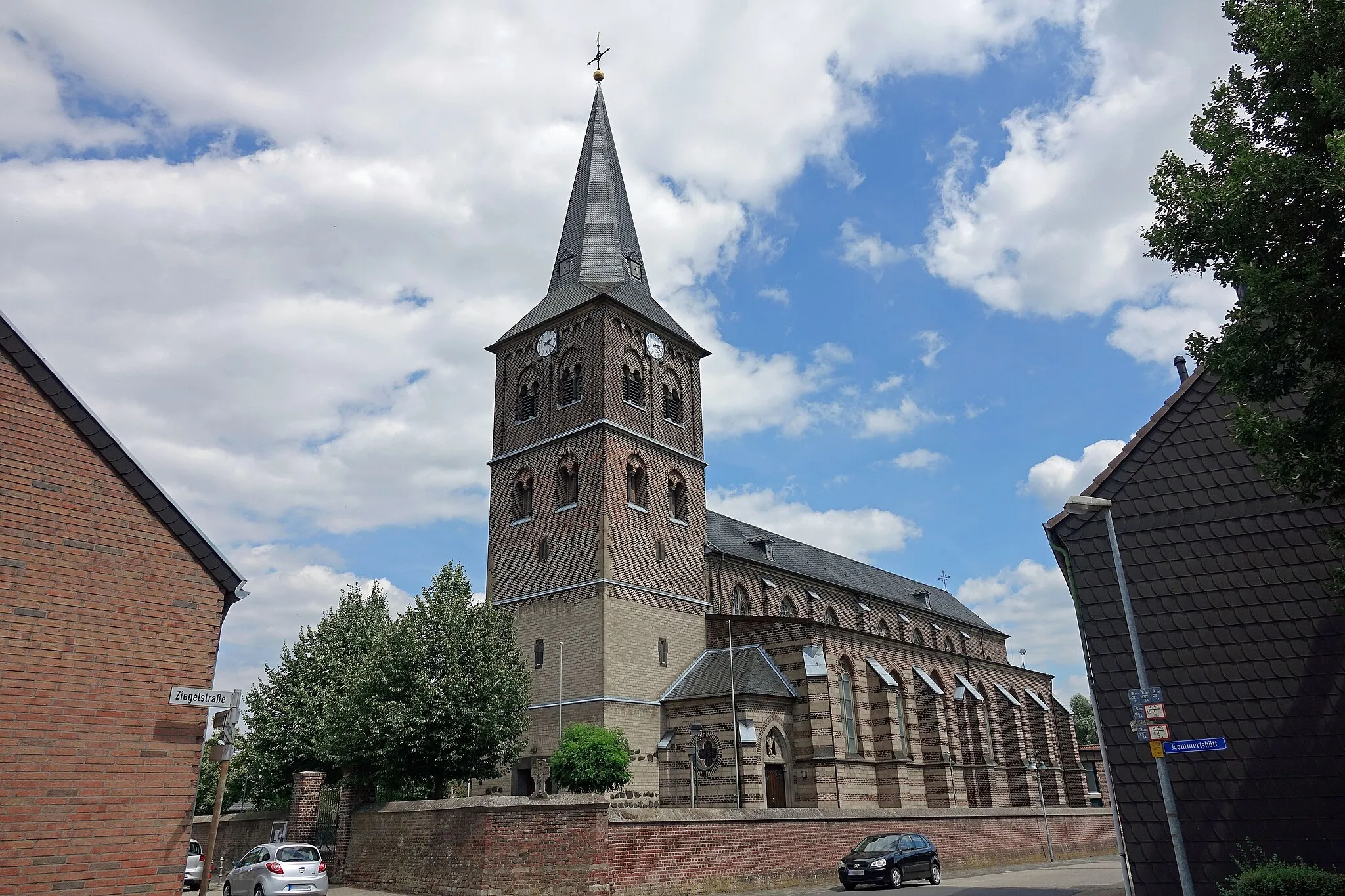 Photo showing: St. Martinus (Nettesheim): Gesamtansicht