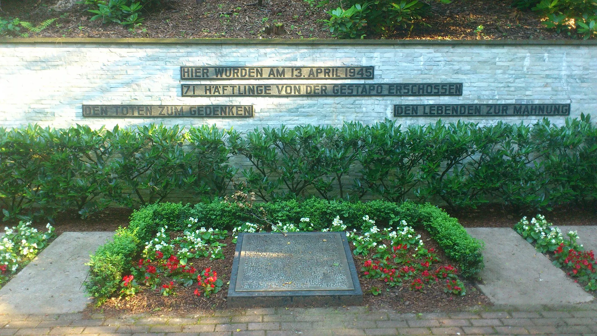 Photo showing: Frontal view of the memorial Wenzelnberg in 40764 Langenfeld, Nordrhein-Westfalen, Germany.