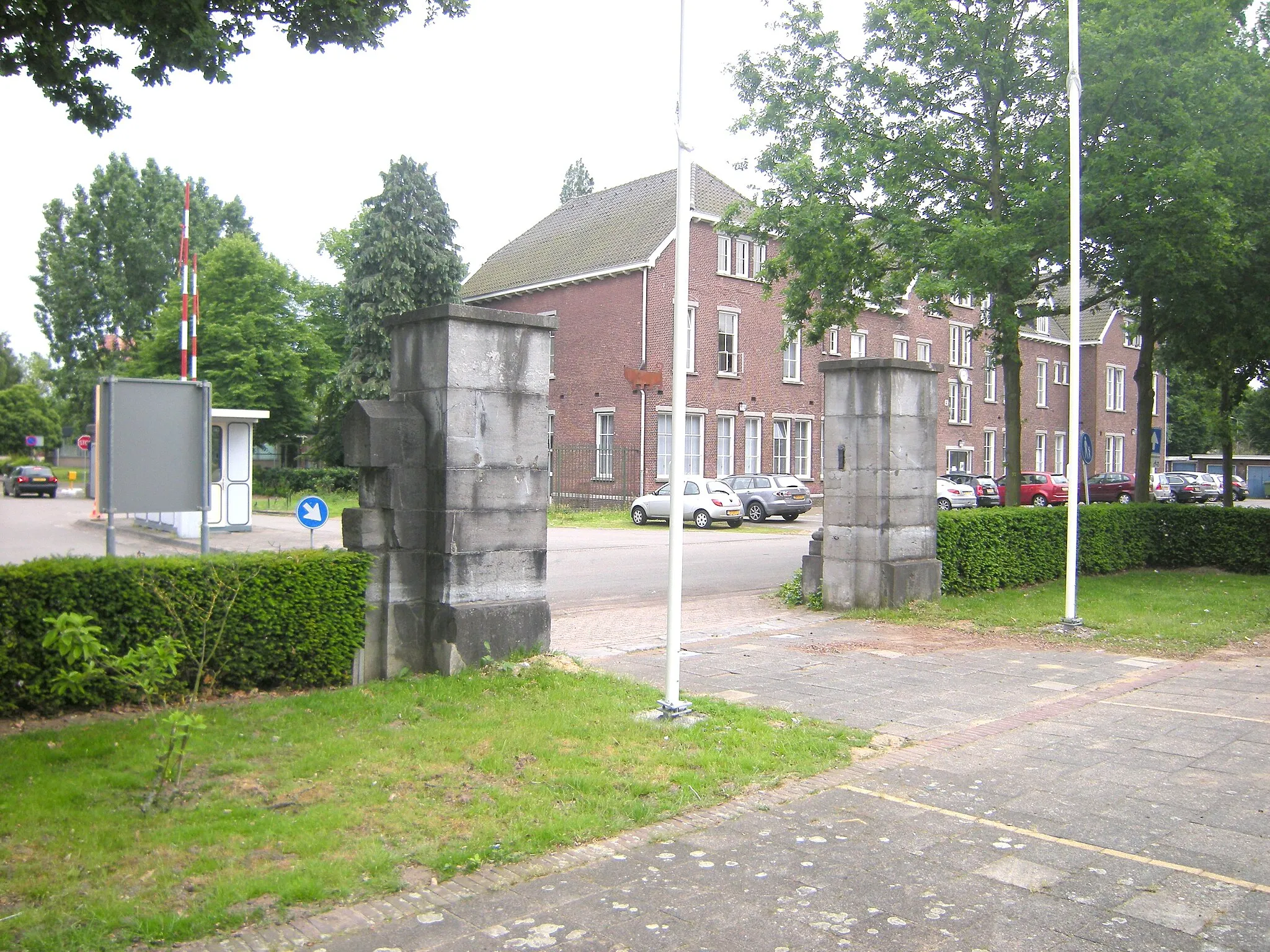 Photo showing: pillars fortress St-Michael