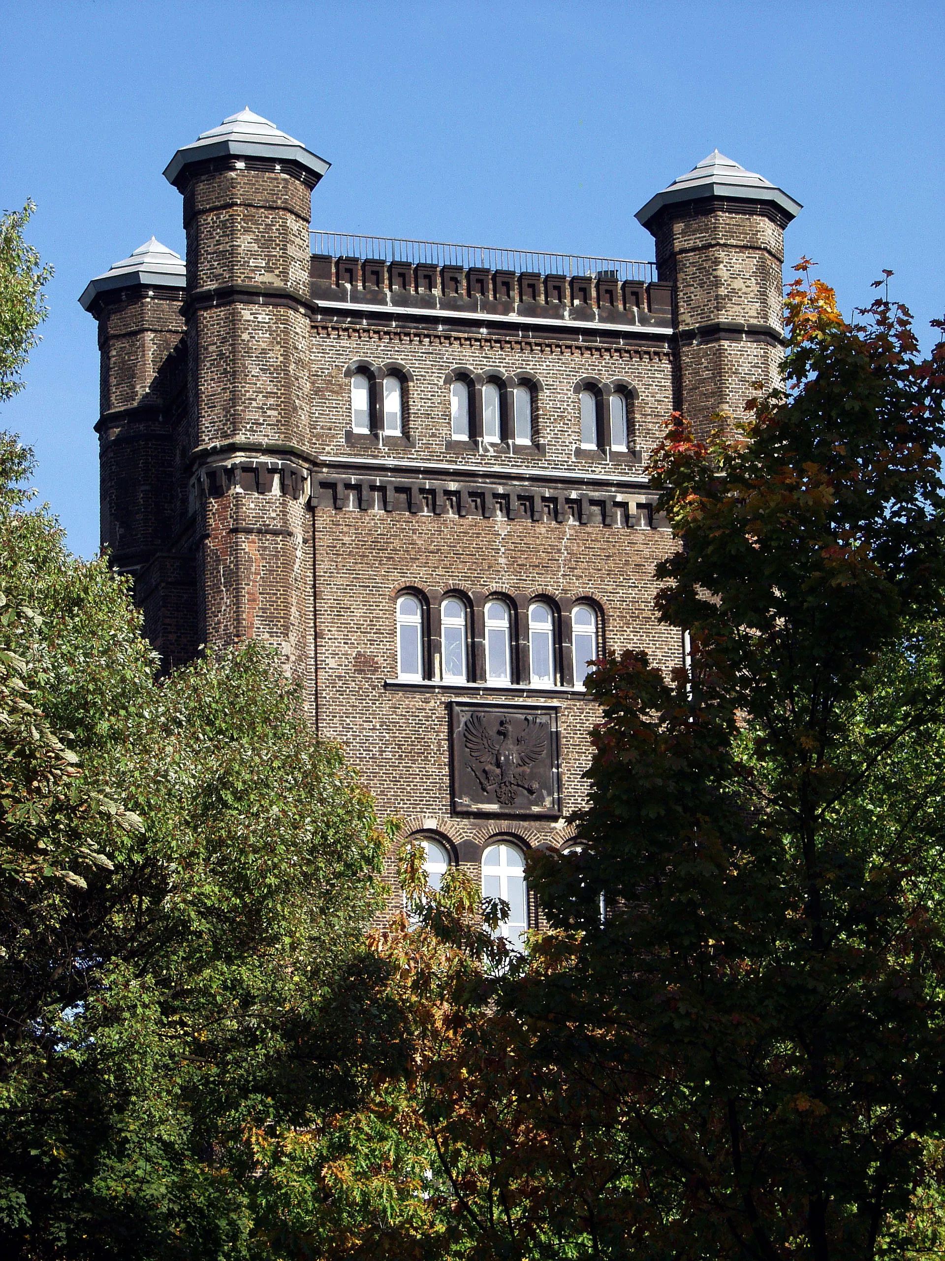 Photo showing: Tower of the historic traject (railway ferry) Ruhrort-Homberg, Duisburg, Germany