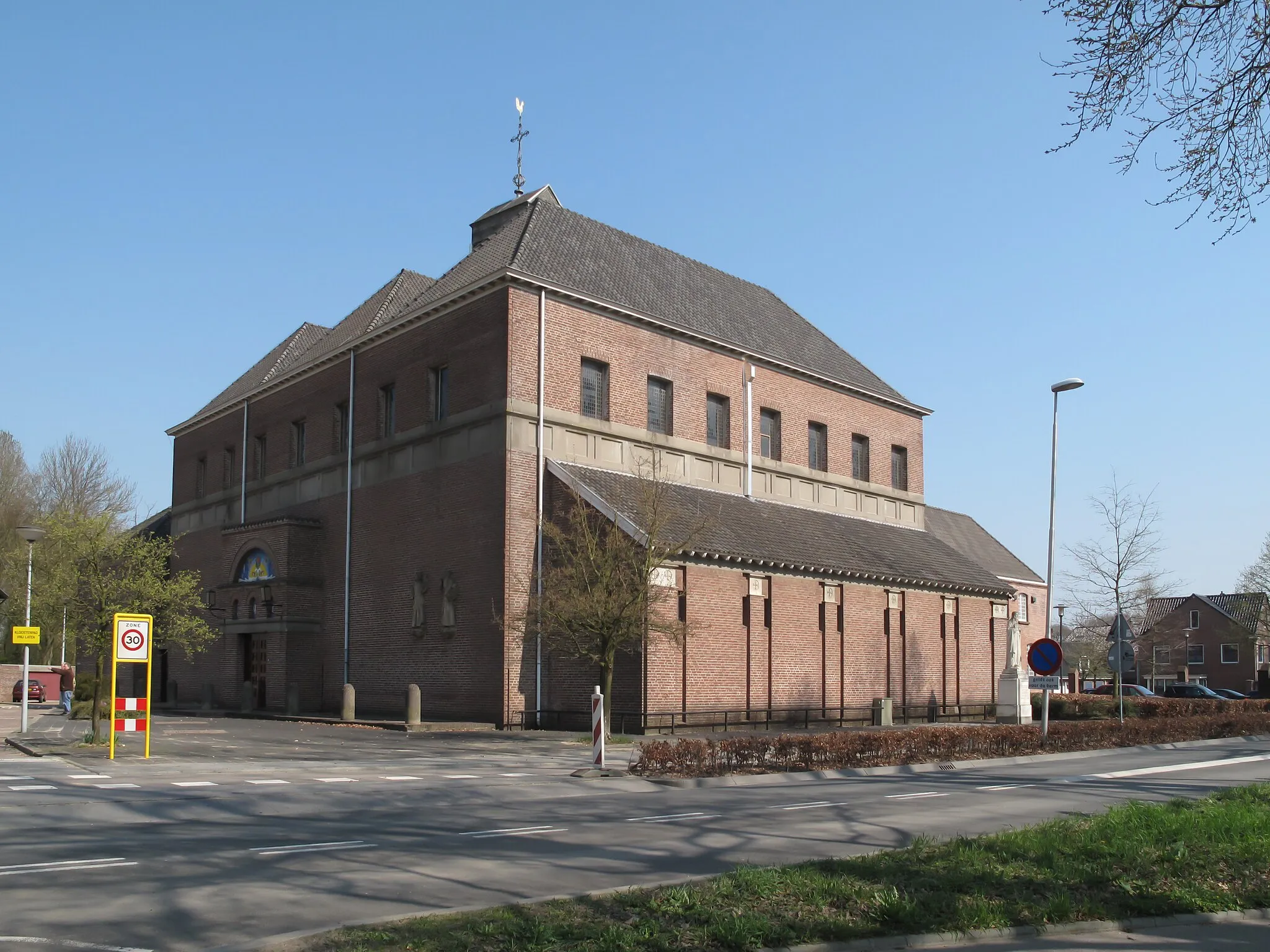 Photo showing: Babberich, church