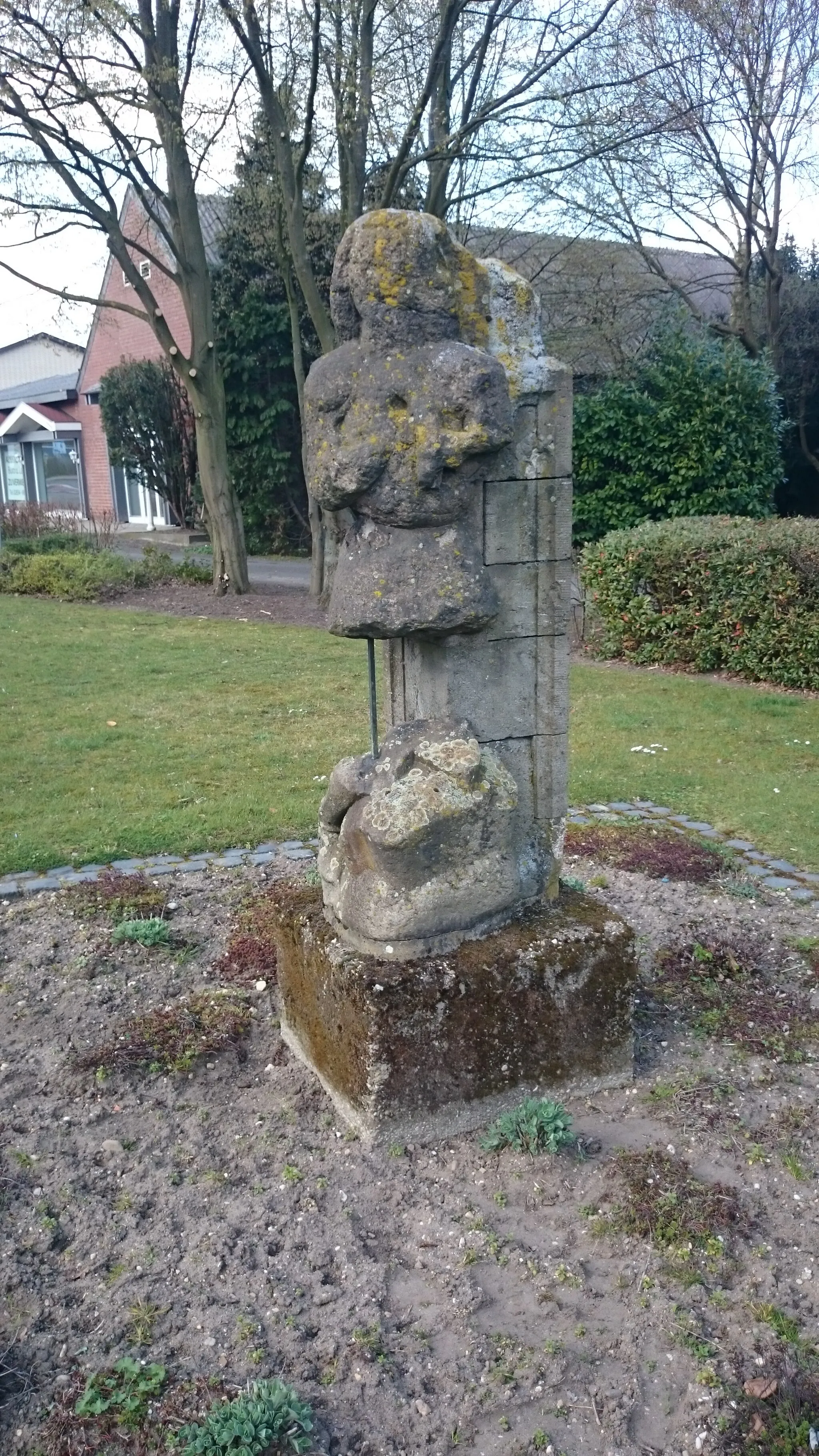 Photo showing: Ritterdenkmal am ehemaligen Kloster Zand in Straelen