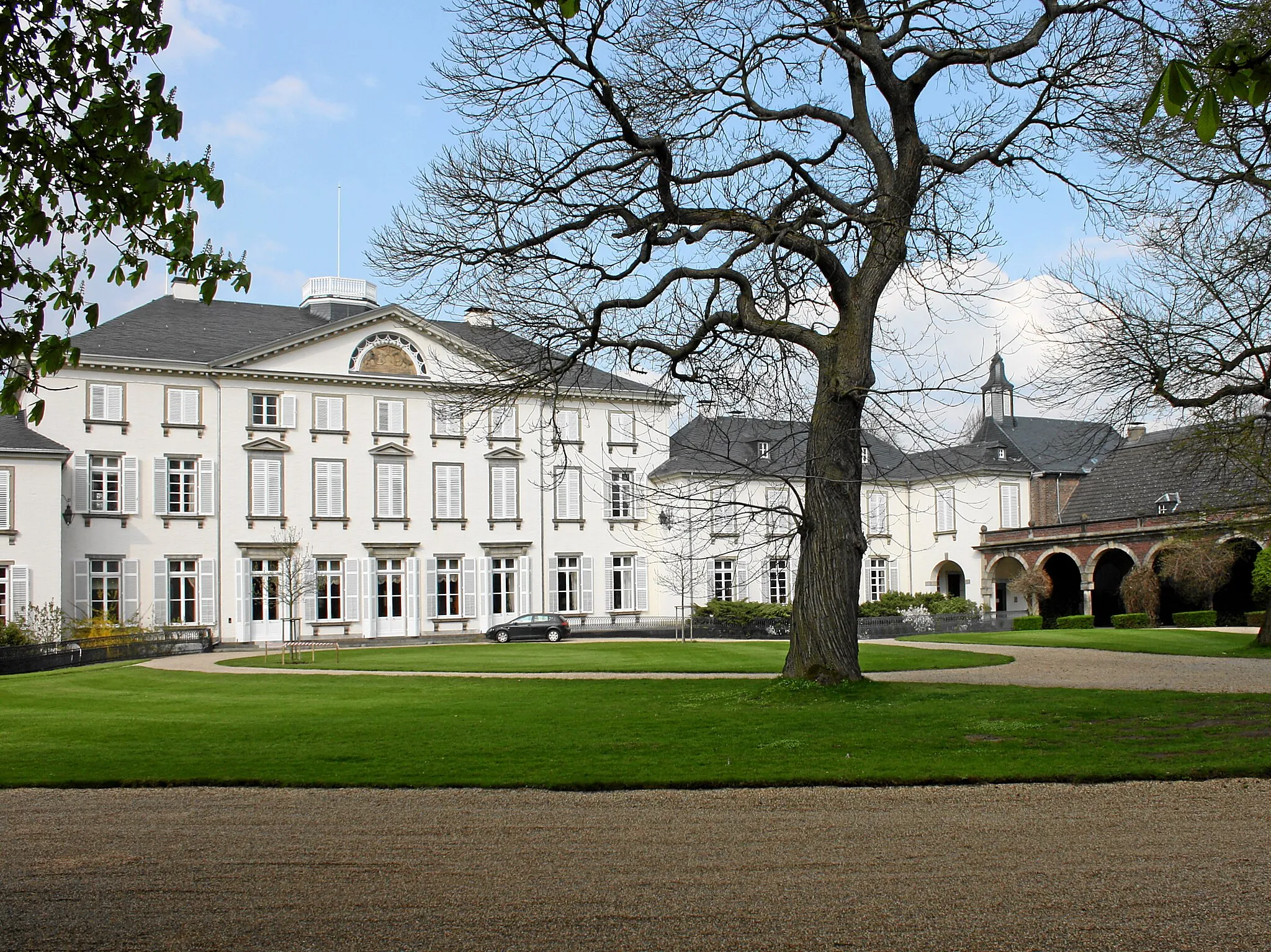 Photo showing: Düsseldorf, Germany. Castle Heltorf, manor house from South (19th century).