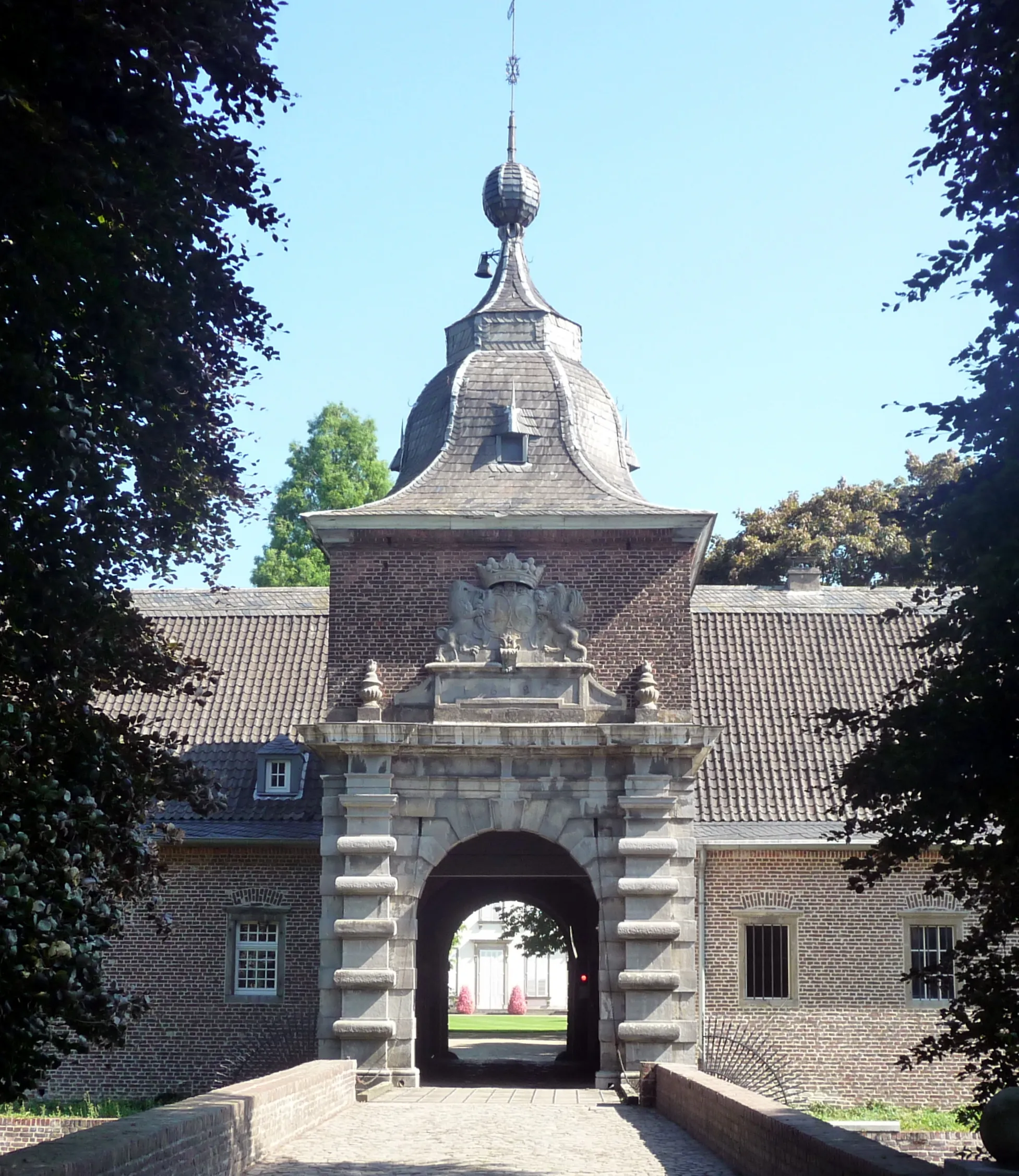 Photo showing: Eingang Schlosspark Heltorf