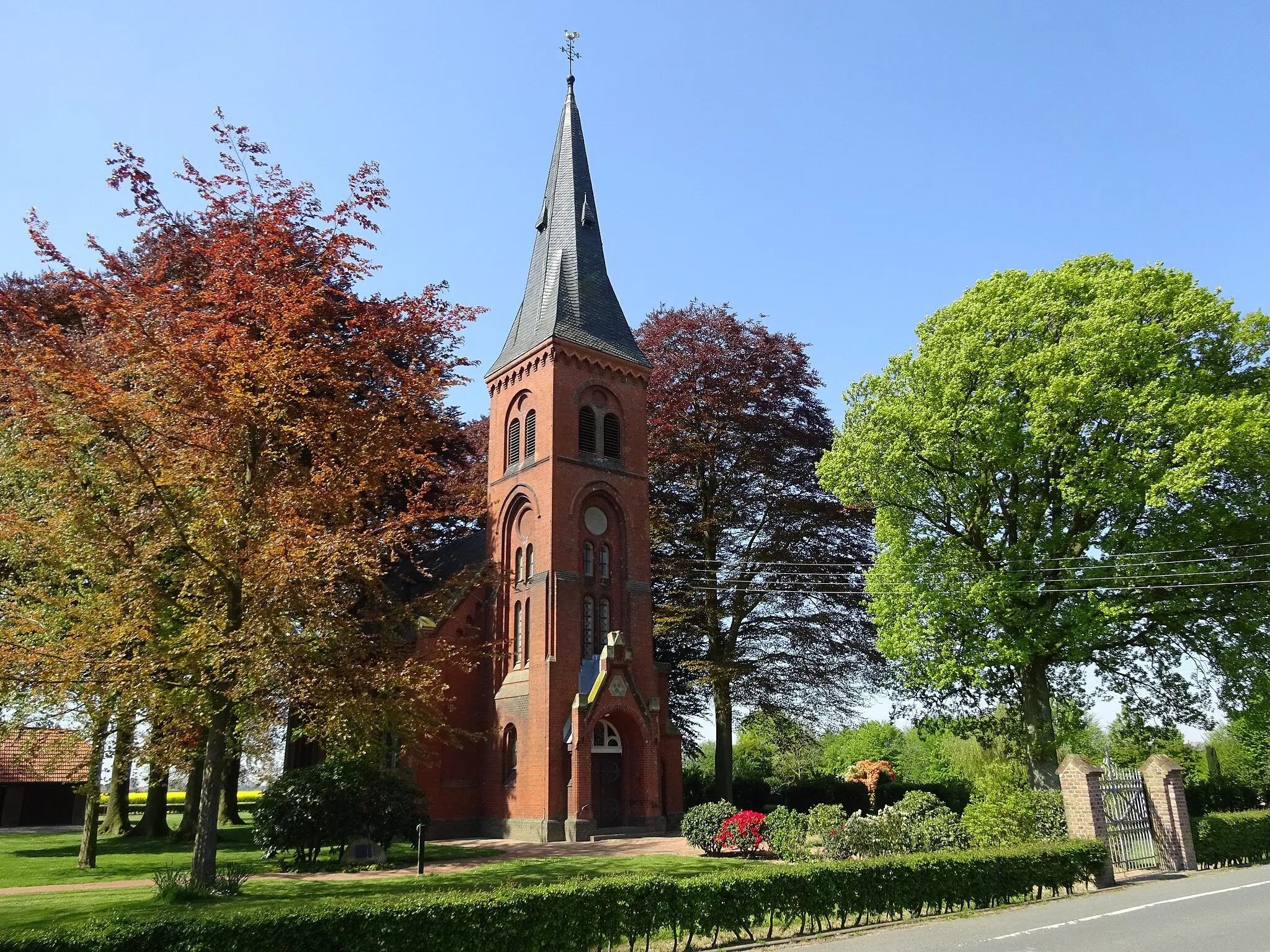 Photo showing: Protestant Church at Kalkar-Neulouisendorf, Germany; built after a design by architect Julis Otter, finished in 1898