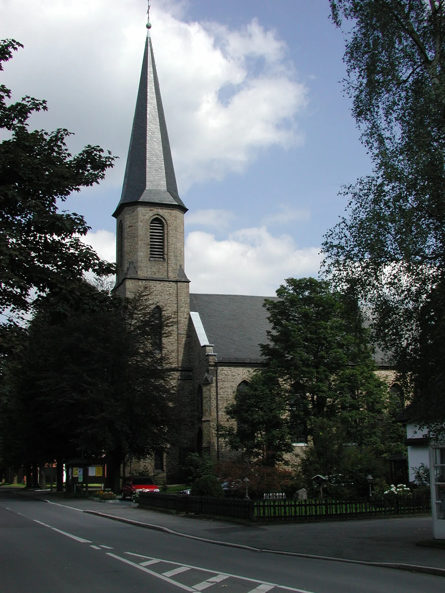 Photo showing: Kirche in Kreuzberg bei Wipperfürth