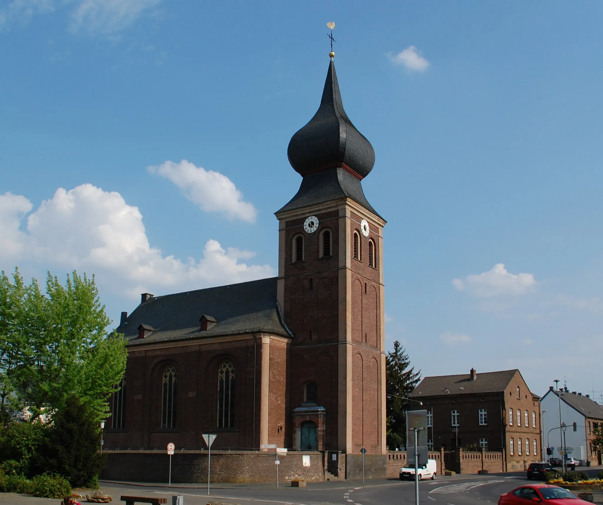 Photo showing: St. Kunibert in Gymnich, Germany