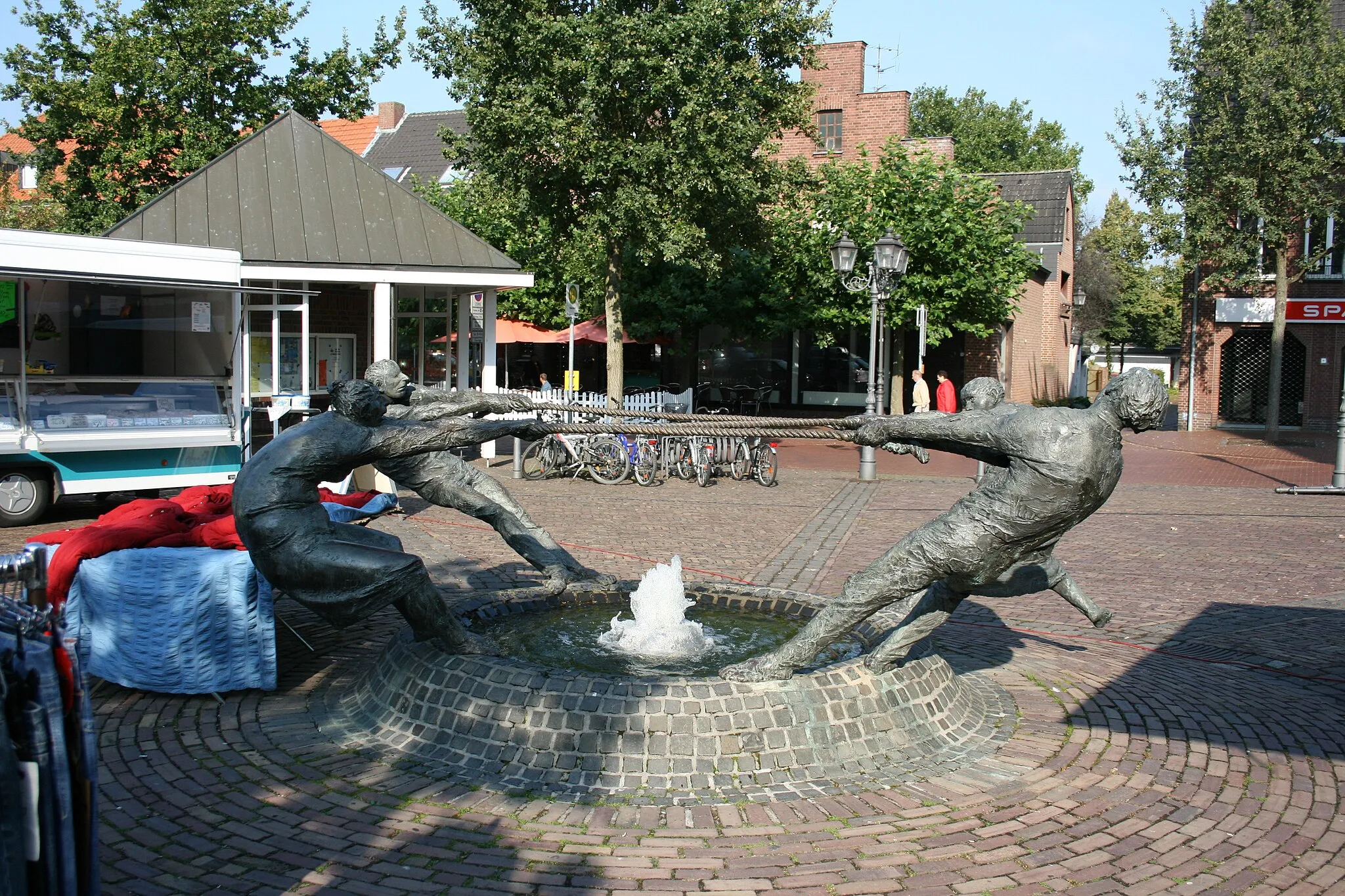 Photo showing: Seemannbrunnen von Karl-Henning Seemann am Markt in Uedem, aufgestellt in 1990