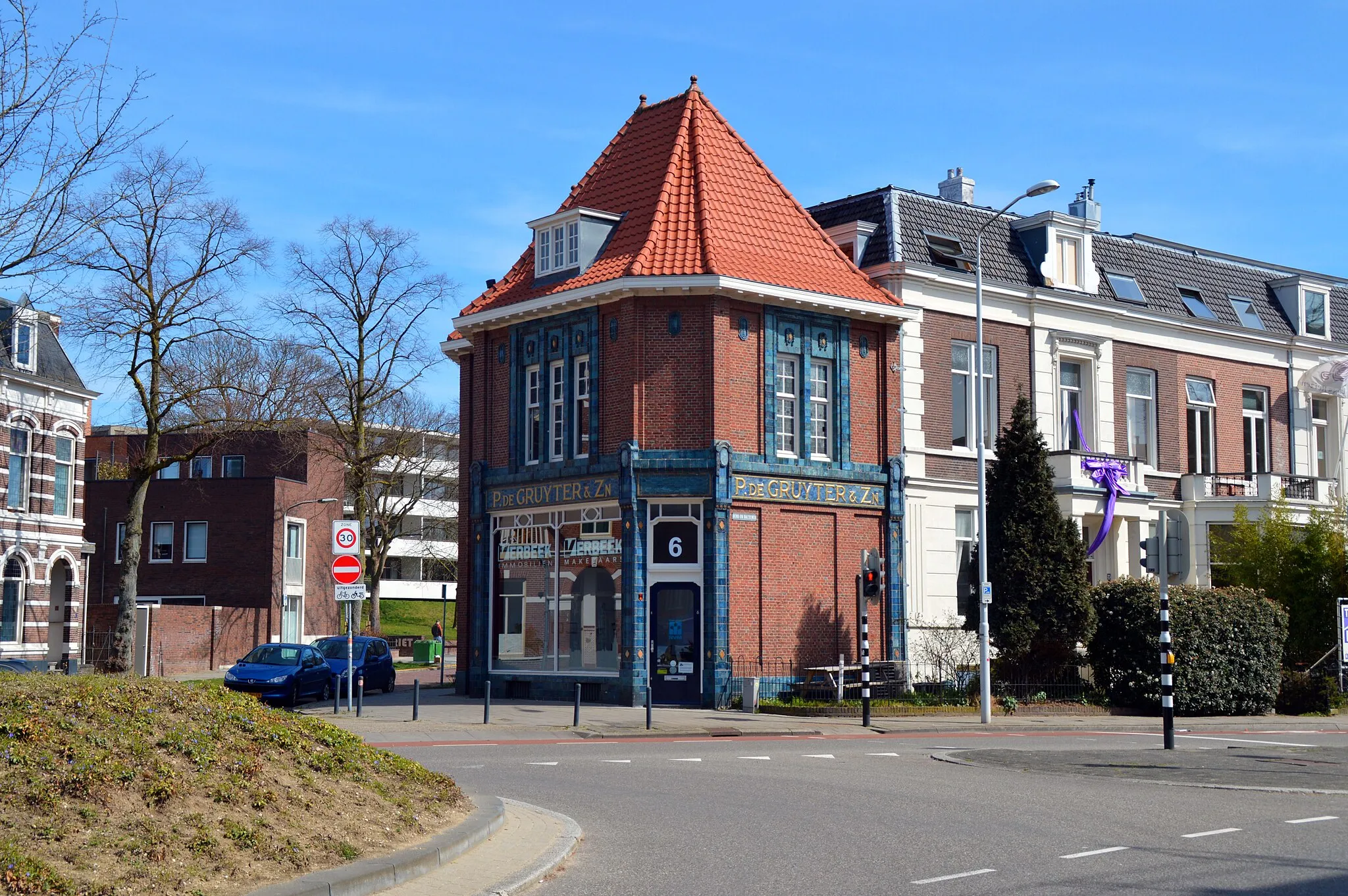 Photo showing: Mariaplein 6-6a Former grocer P De Gruyter Berg and Dalseweg Nijmegen architect W.G. Welsing 1919