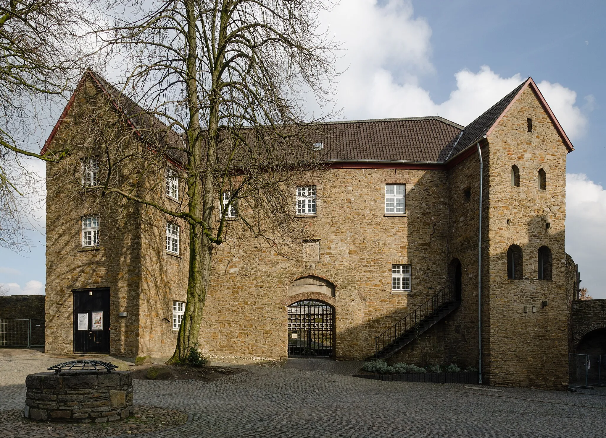 Photo showing: Schloss Broich / Broich Castle in Mülheim an der Ruhr, Hochschloss with historical museum.