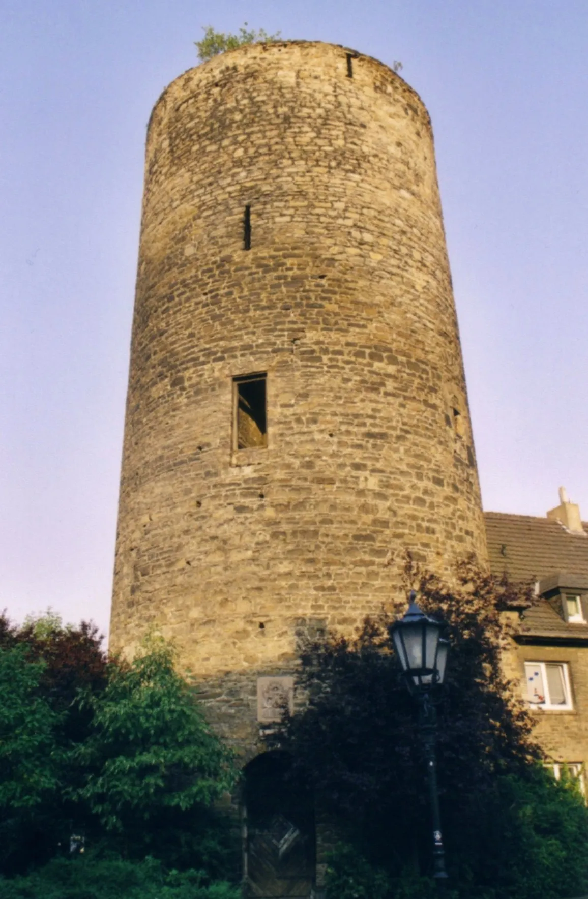 Photo showing: Der alte Turm der Burg Wetter im Jahr 2002.