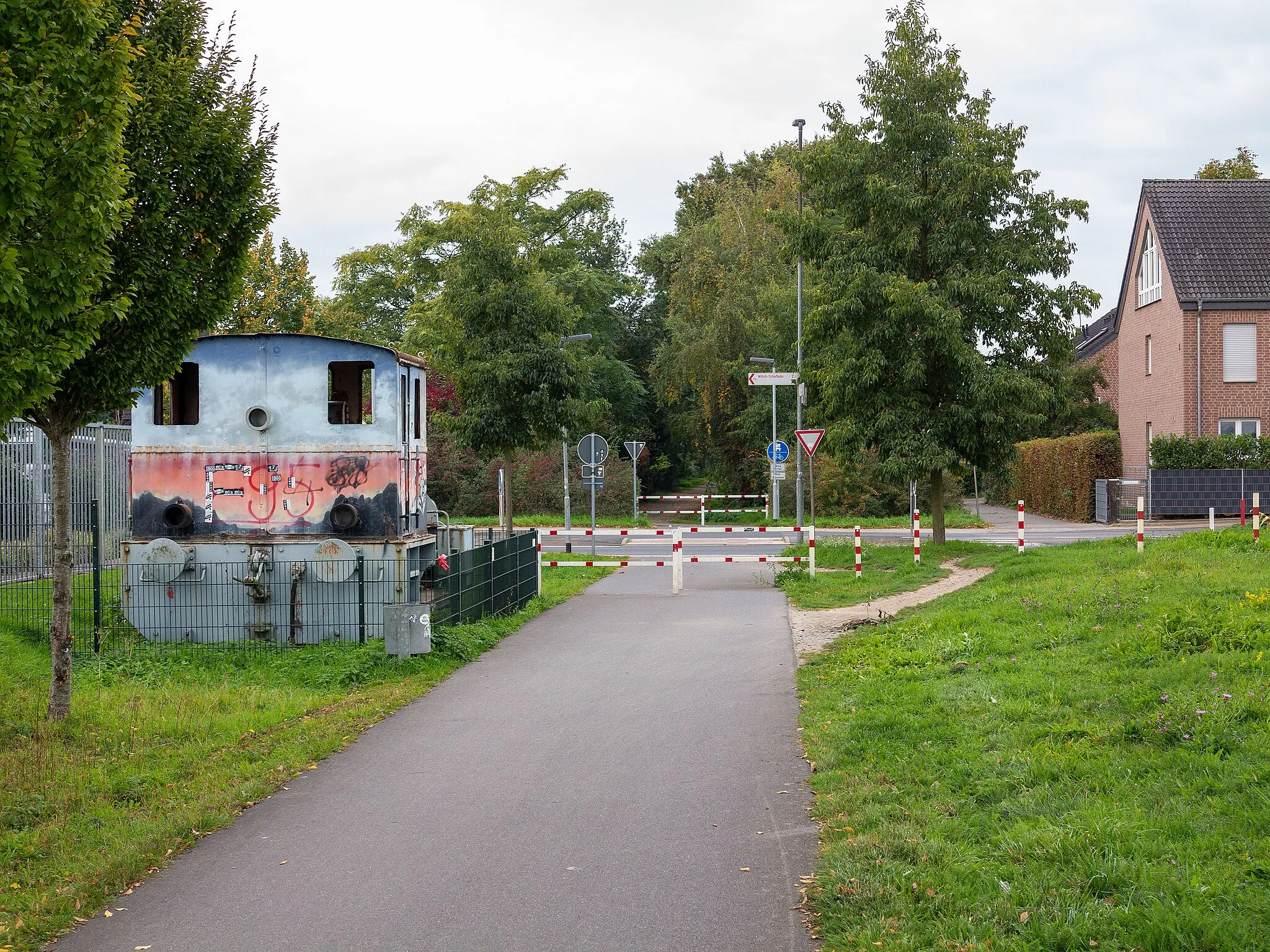 Photo showing: Bahnstrecke Krefeld–Rheydt: Ehemaliger Trassenverlauf Alte Poststraße (Willich)