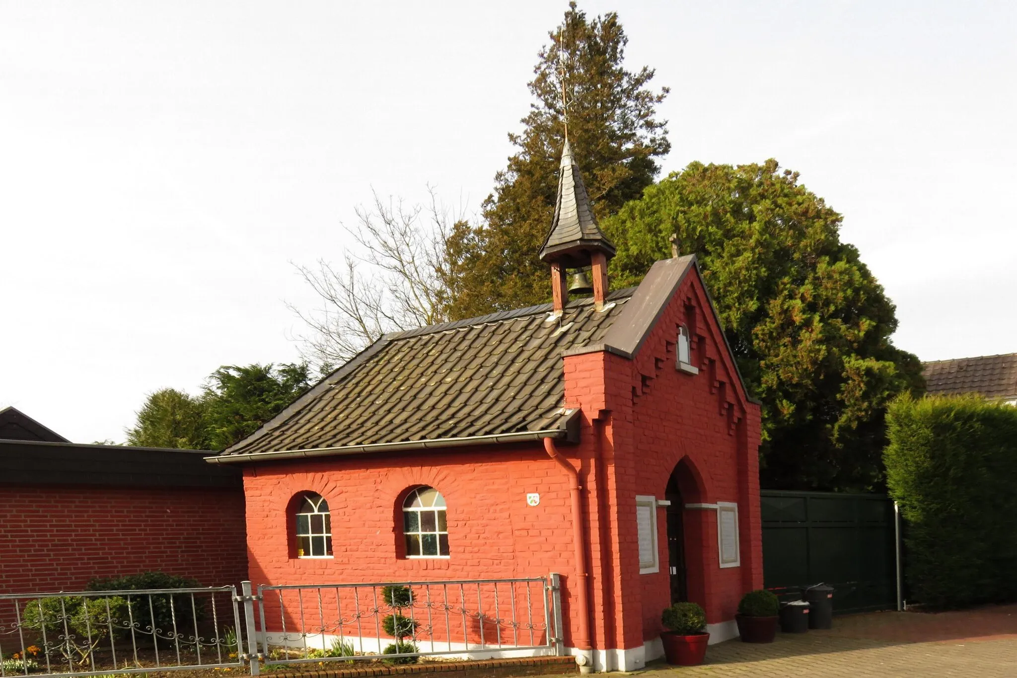 Photo showing: Kapelle St. Agatha in Voosen / Gedenkstätte u. Ehrenmal in Mönchengladbach