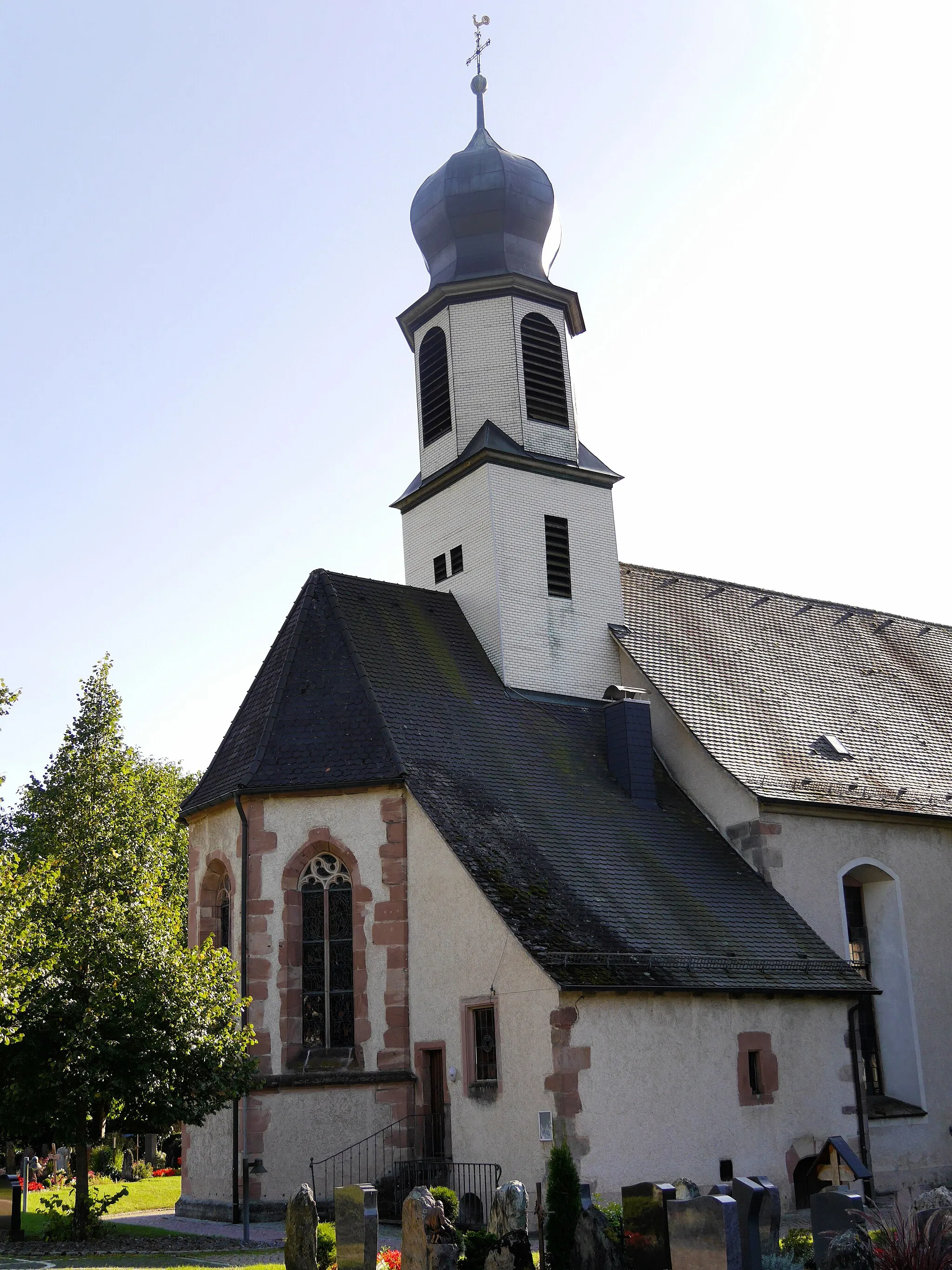 Photo showing: Die evangelische Peterskirche in Gutach (Schwarzwaldbahn), Friedhofsseite.