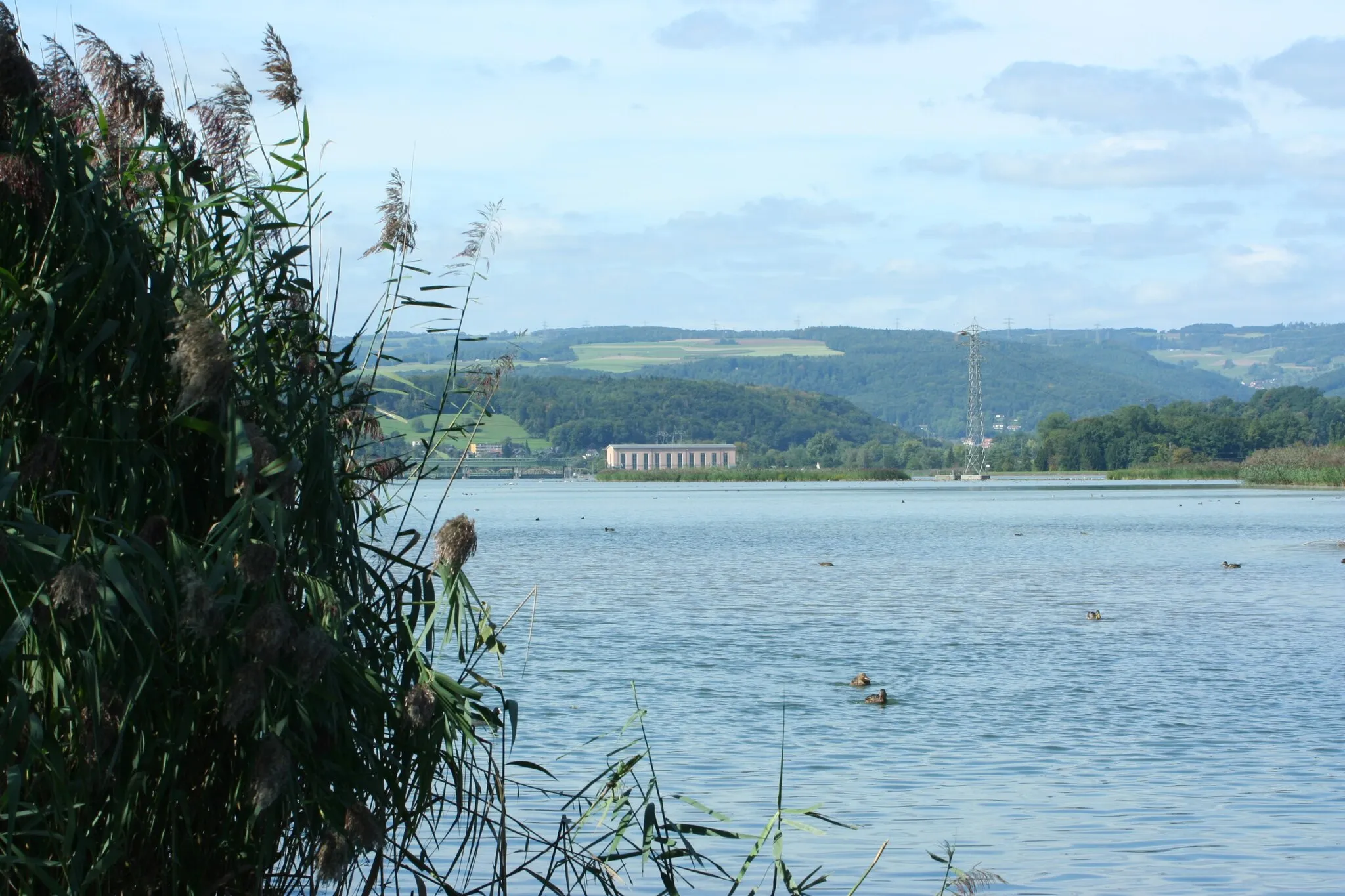 Photo showing: Wasserkraftwerk Klingnau von Kleindöttingen ausgesehen