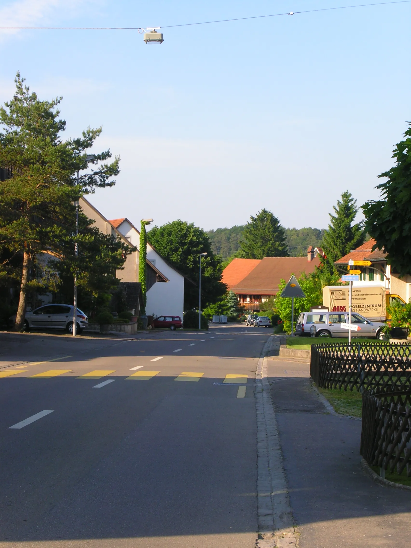 Photo showing: Windlach, Dorfstrasse Richtung Norden