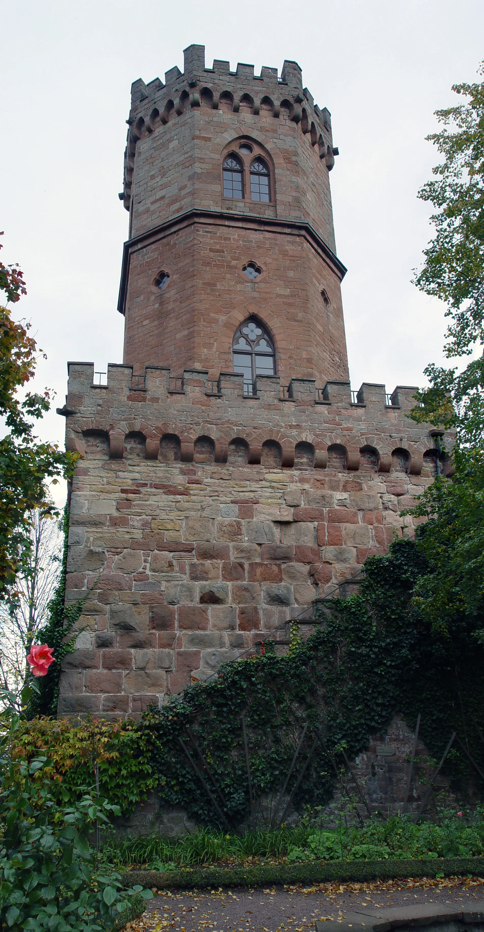 Photo showing: Der Schimmelturm der Burganlage Schloss Ortenberg
