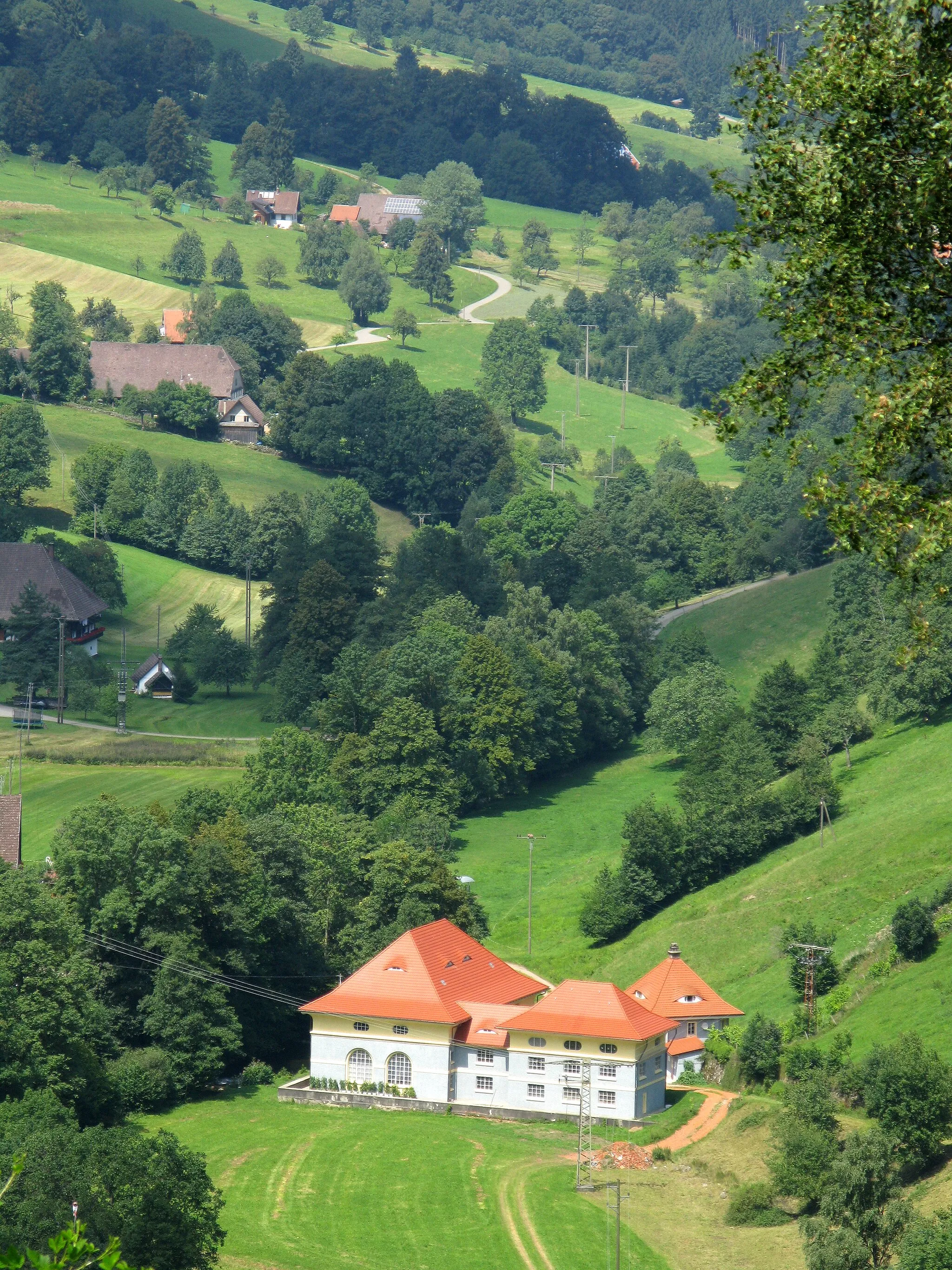 Photo showing: Power station at the Zweribach in the valley of Simonswald