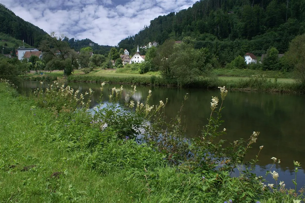 Photo showing: Blick über den Neckar auf Talhausen