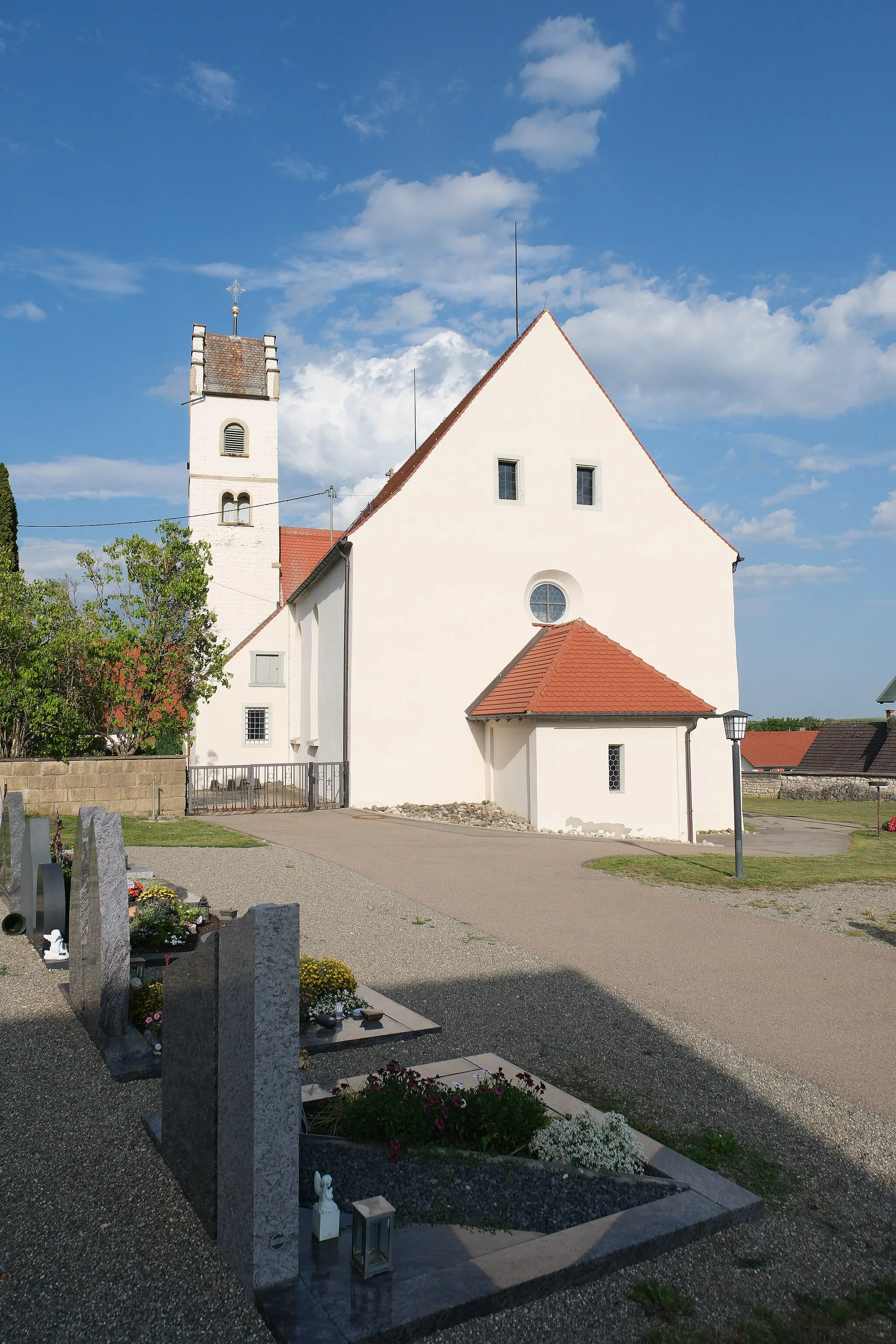 Photo showing: Parish church St. Theopont und Synesius, Immendingen–Hattingen, district Tuttlingen, Baden–Württemberg, Germany