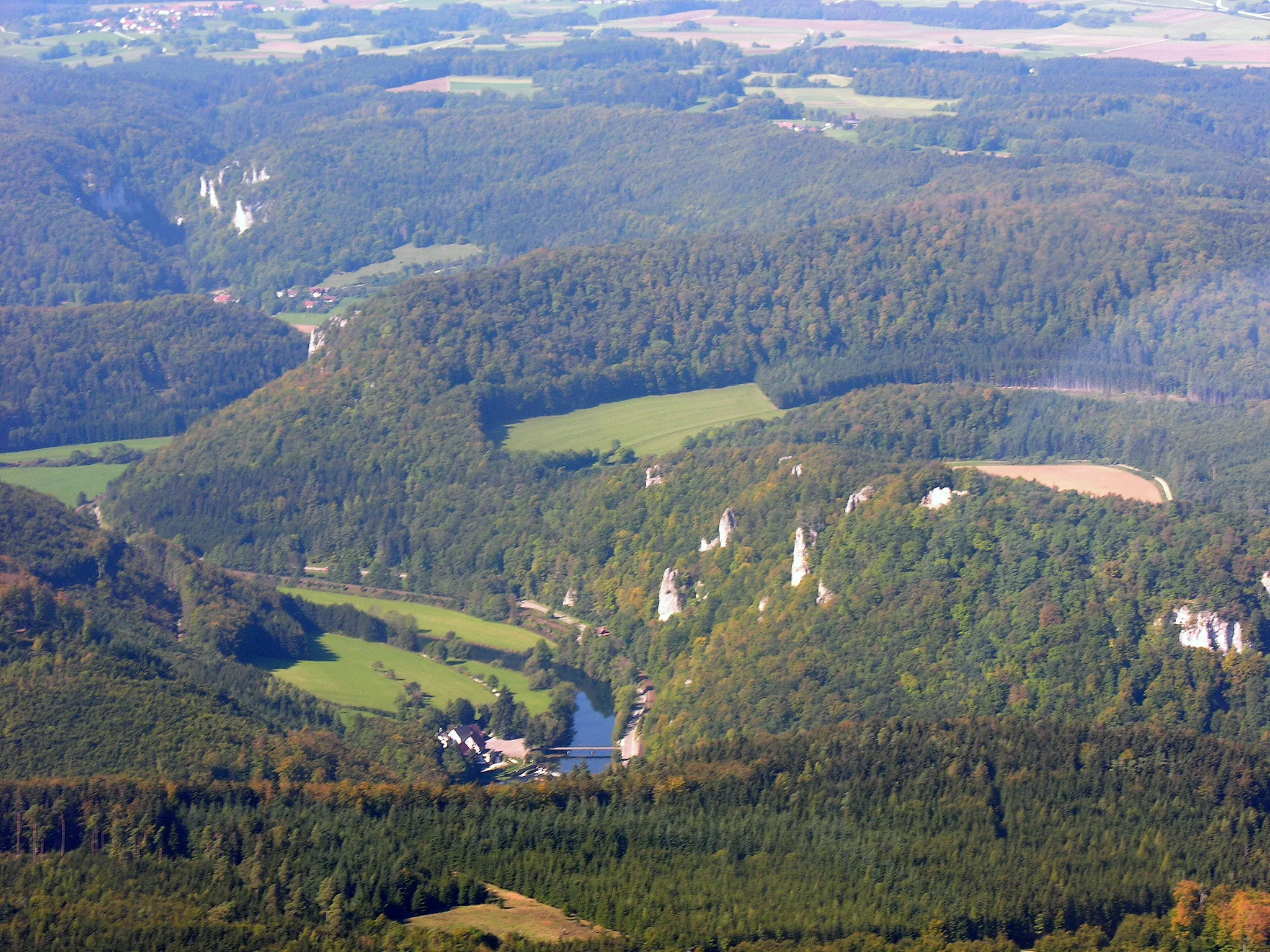 Photo showing: Aerial view of the Danube valley over Thiergarten