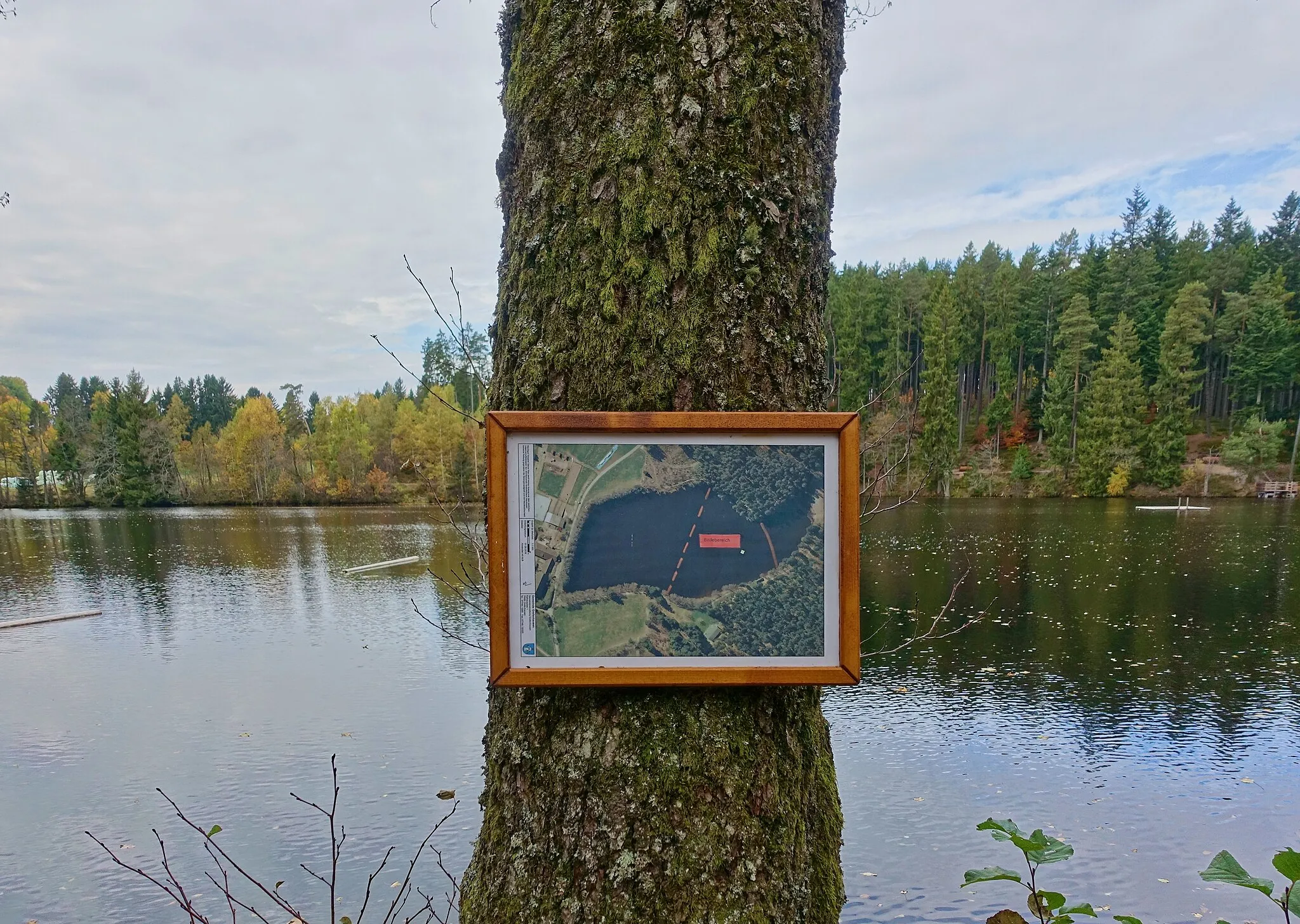 Photo showing: Naturschutzgebiet Schlüchtsee