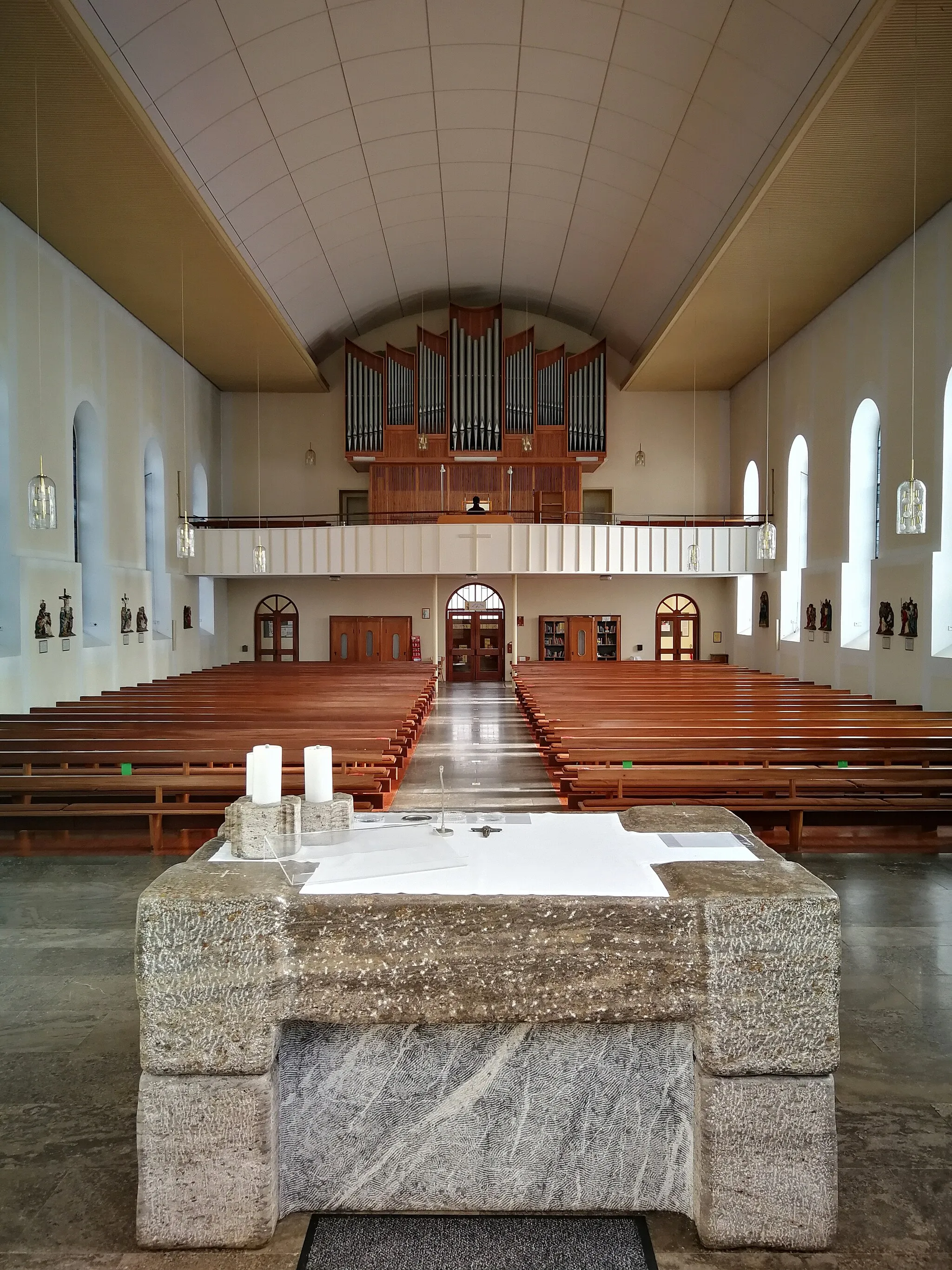 Photo showing: Orgel von Albert Reiser (1965) der katholischen Pfarrkirche St. Georg Seedorf, Gemeinde Dunningen, Landkreis Rottweil, Baden-Württemberg, Deutschland