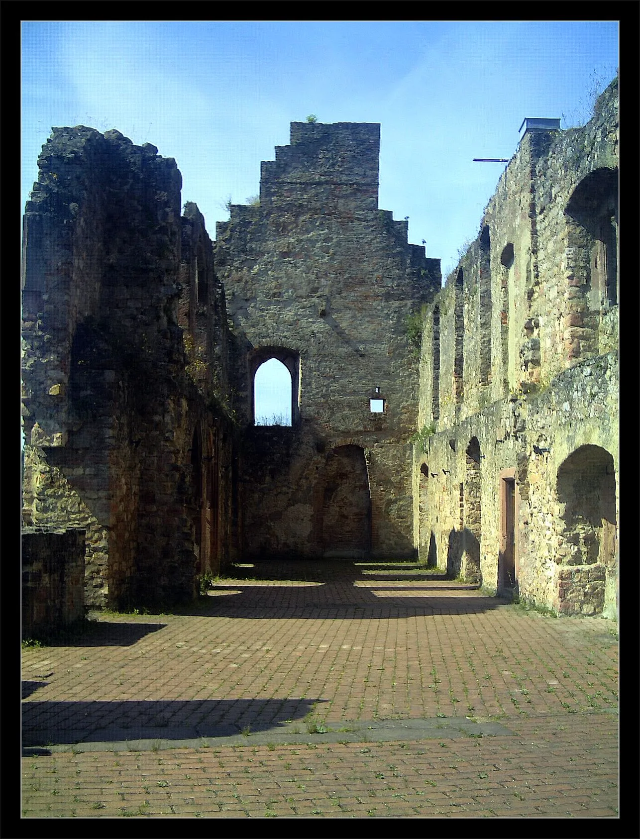 Photo showing: July German Kaiser Time, protestant Fortress Hochburg destroyed 1688 by Louis XIV (Lui Katzenohr) - Master Habitat Rhine Valley Photography 2013