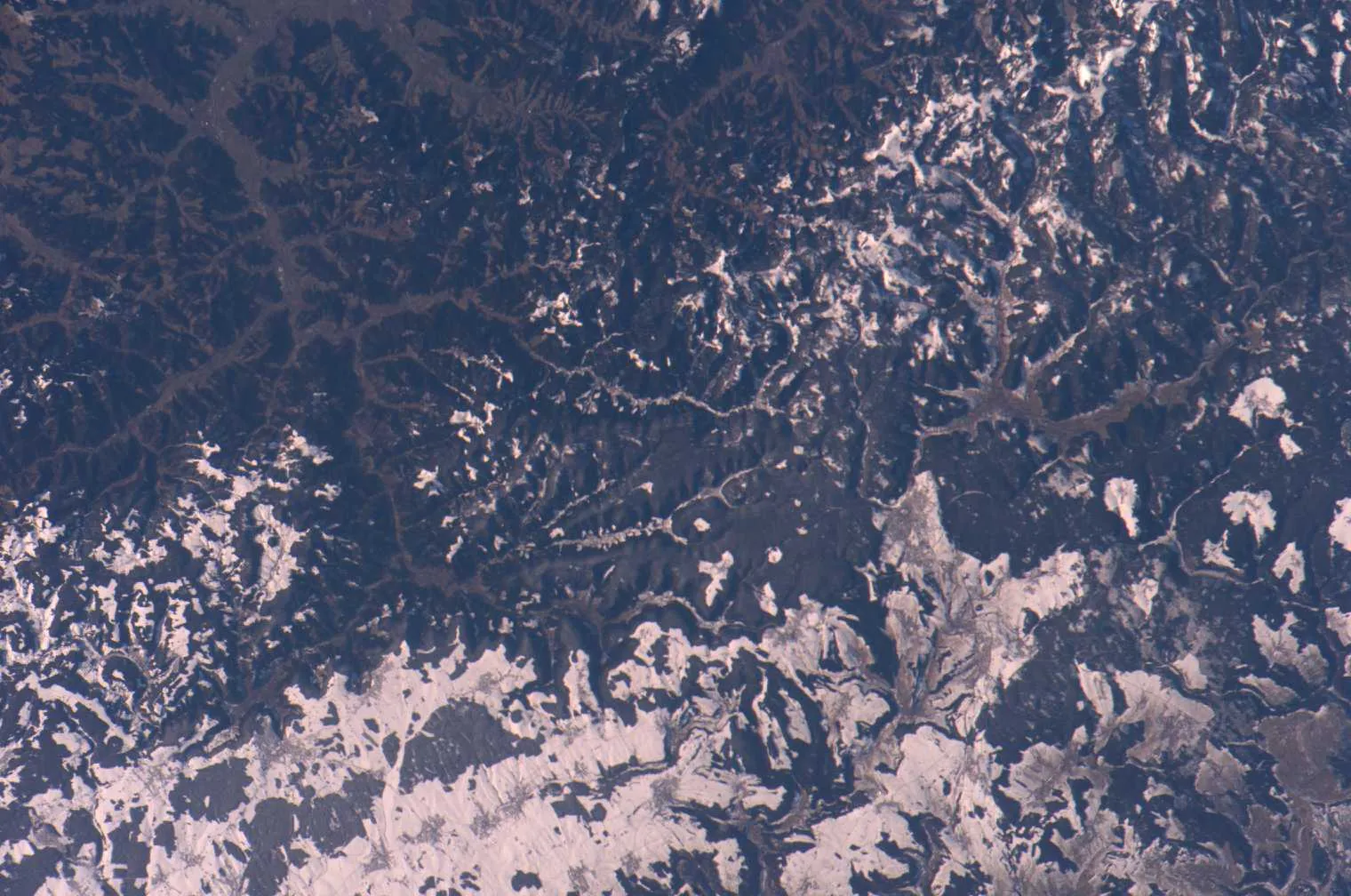 Photo showing: View of Germany taken during ISS Expedition 12.