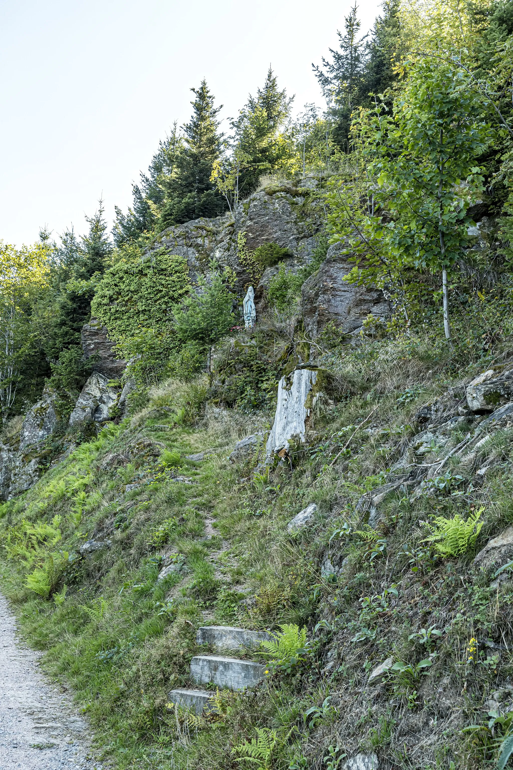 Photo showing: Bilder von einer Wanderung auf den Hörnleberg bei Oberwinden. Auf dem Gipfel steht die Marienwallfahrtskapelle ""Unserer Lieben Frau vom Hörnleberg"