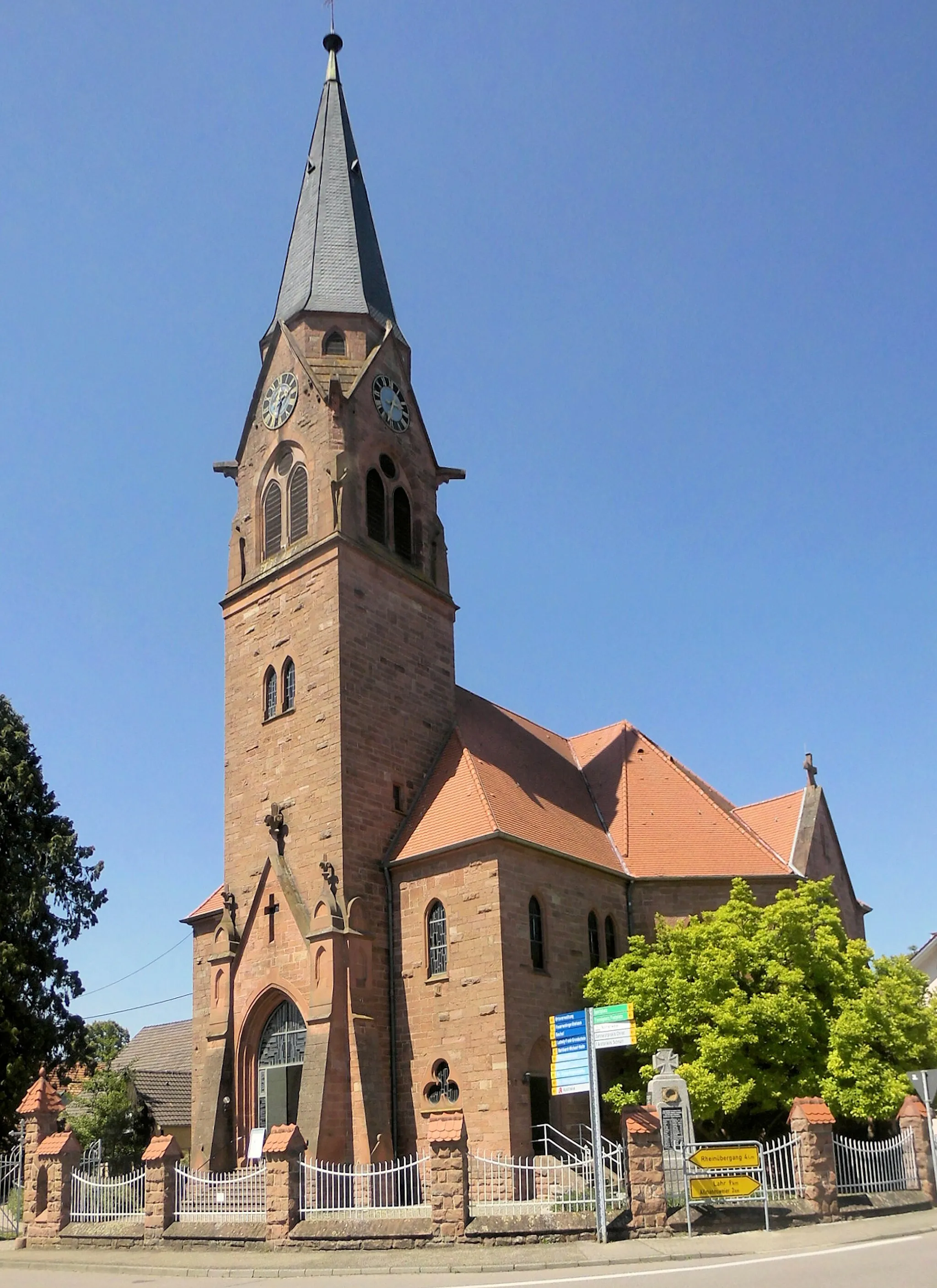 Photo showing: Südostseite der evangelischen Kirche in Nonnenweier, Gemeinde Schwanau, Deutschland