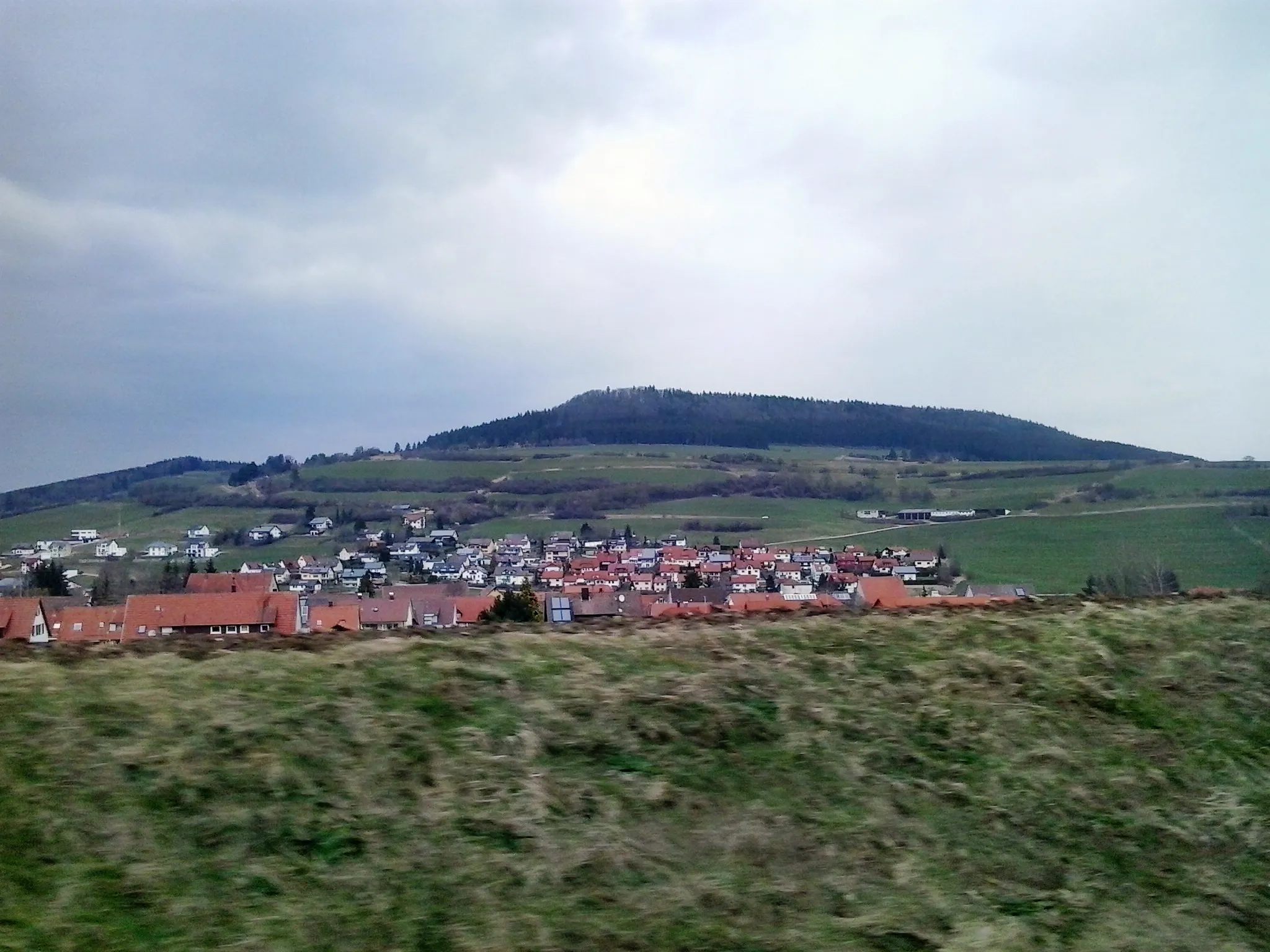 Photo showing: Blick über Talheim auf den Lupfen