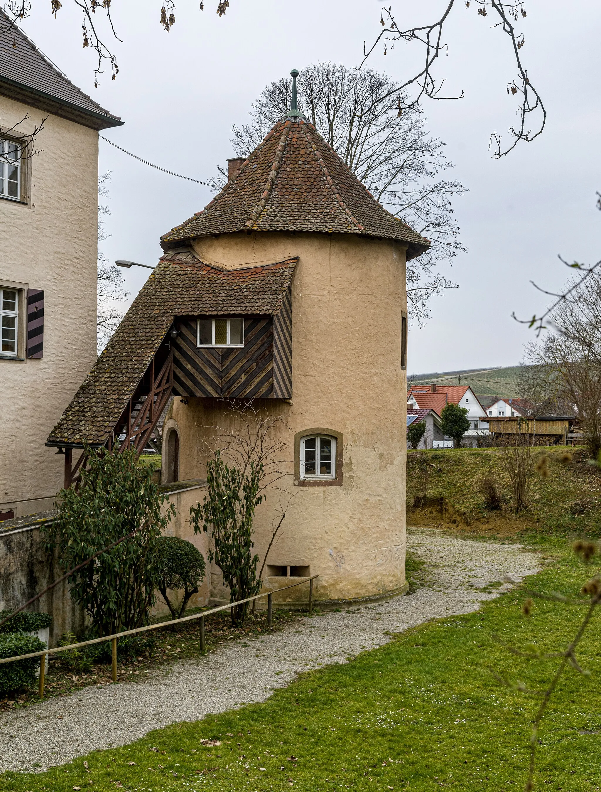 Photo showing: Bilder des Exteriors des Schlosses Kirchhofen, auch Lazerus-von-Schwendi-Schloss genannt. siehe: w:de:Schloss Kirchhofen