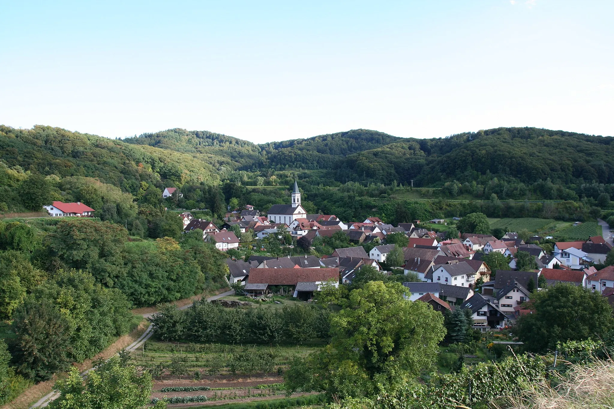 Photo showing: Amoltern mit Kirche