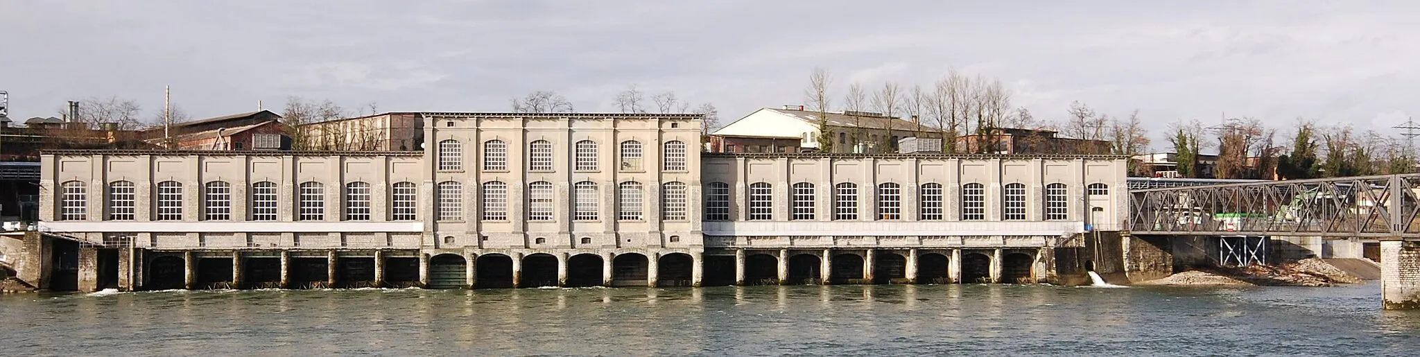 Photo showing: Old hydroelectric power plant in Rheinfelden