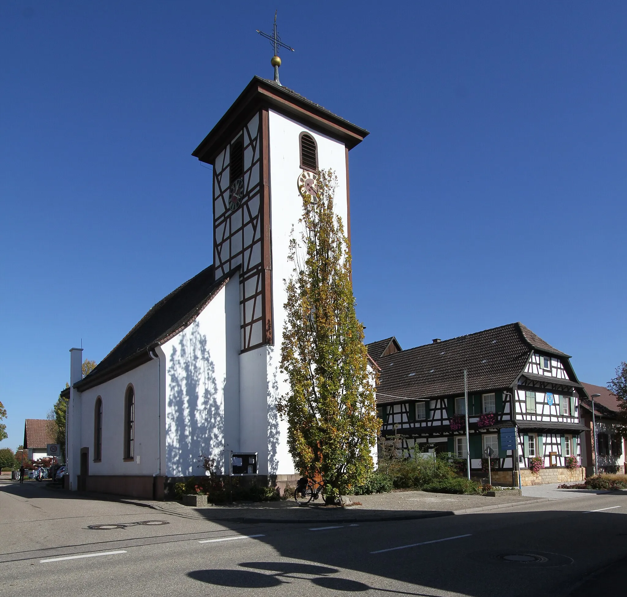 Photo showing: Protestant church in Rheinau-Memprechtshofen.