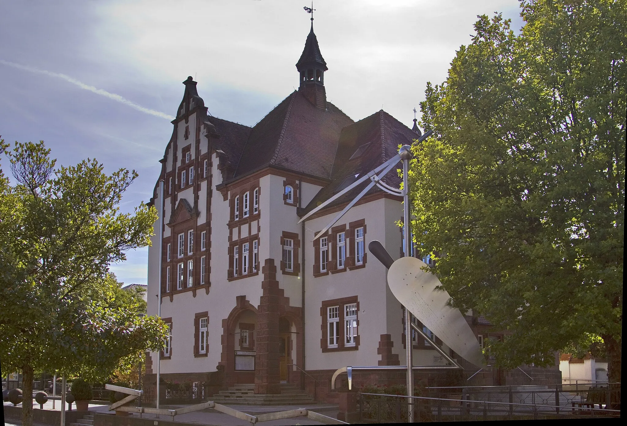 Photo showing: The old town hall in Denzlingen. The buildung was constructed in 1909 and renovated in 1998.
