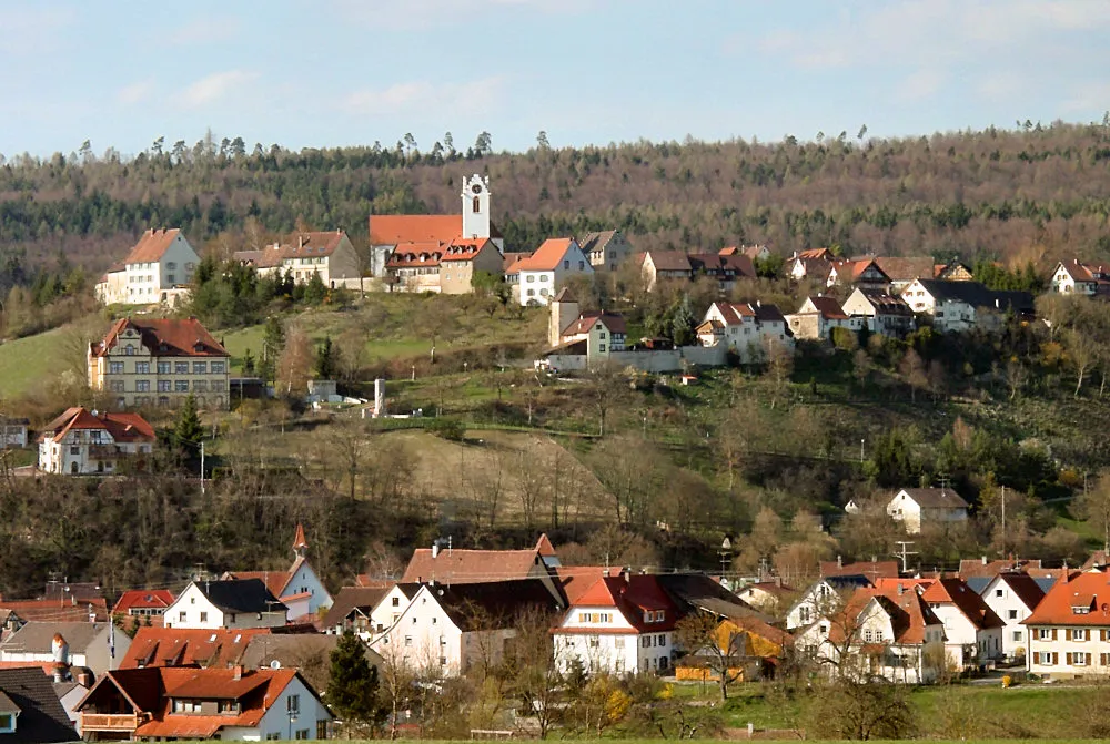 Photo showing: Stadt Aach im Hegau vom Süden aus Fotografiert
Fotograf/Zeichner: Peter Stein
Datum: 2003-04-08